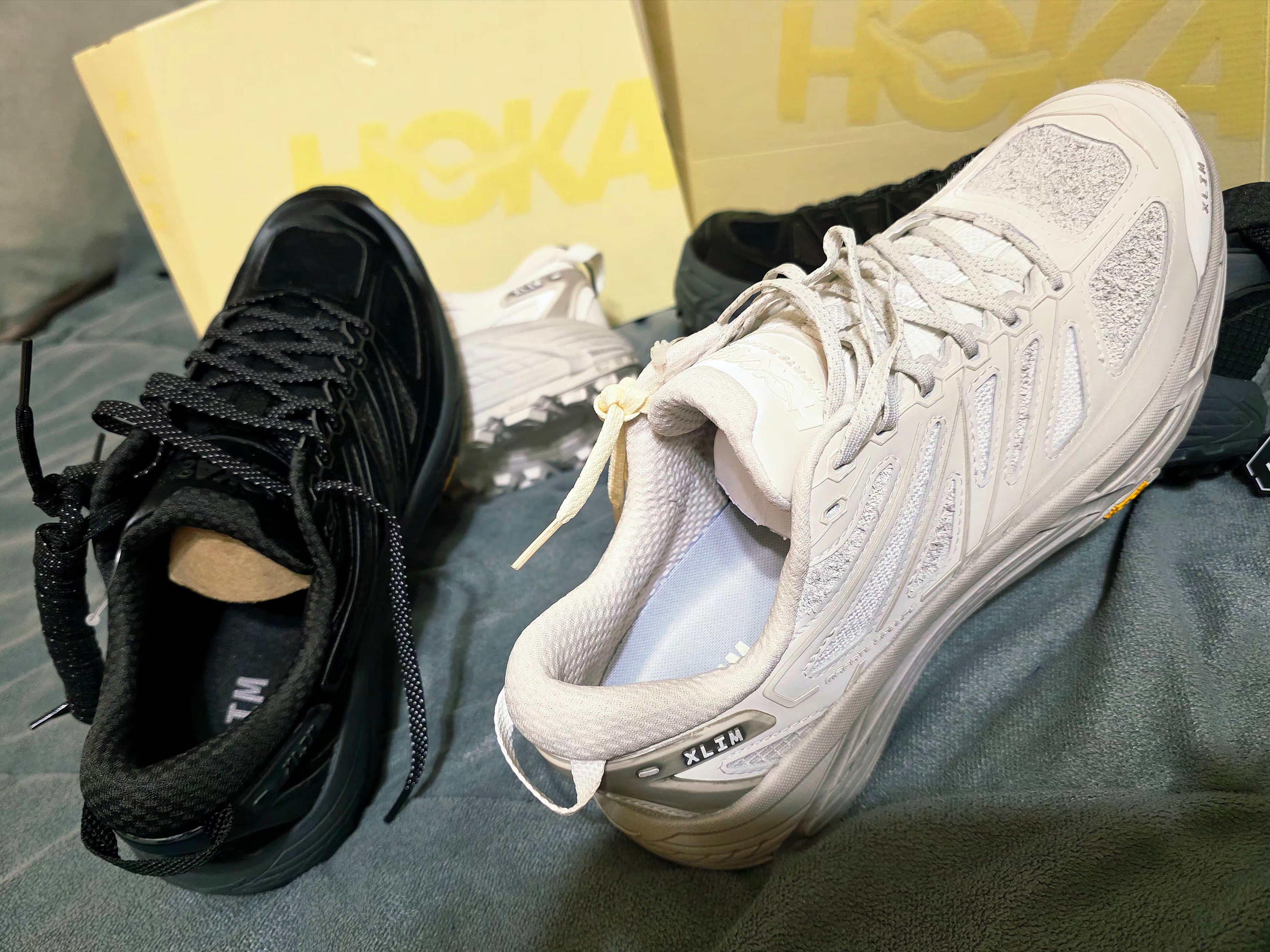 Hoka x Xlim Mafate Speed 2 TS Grey Foam, Hoka x Xlim Mafate Speed 2 TS Black Charcoal 착용 스타일 - 3