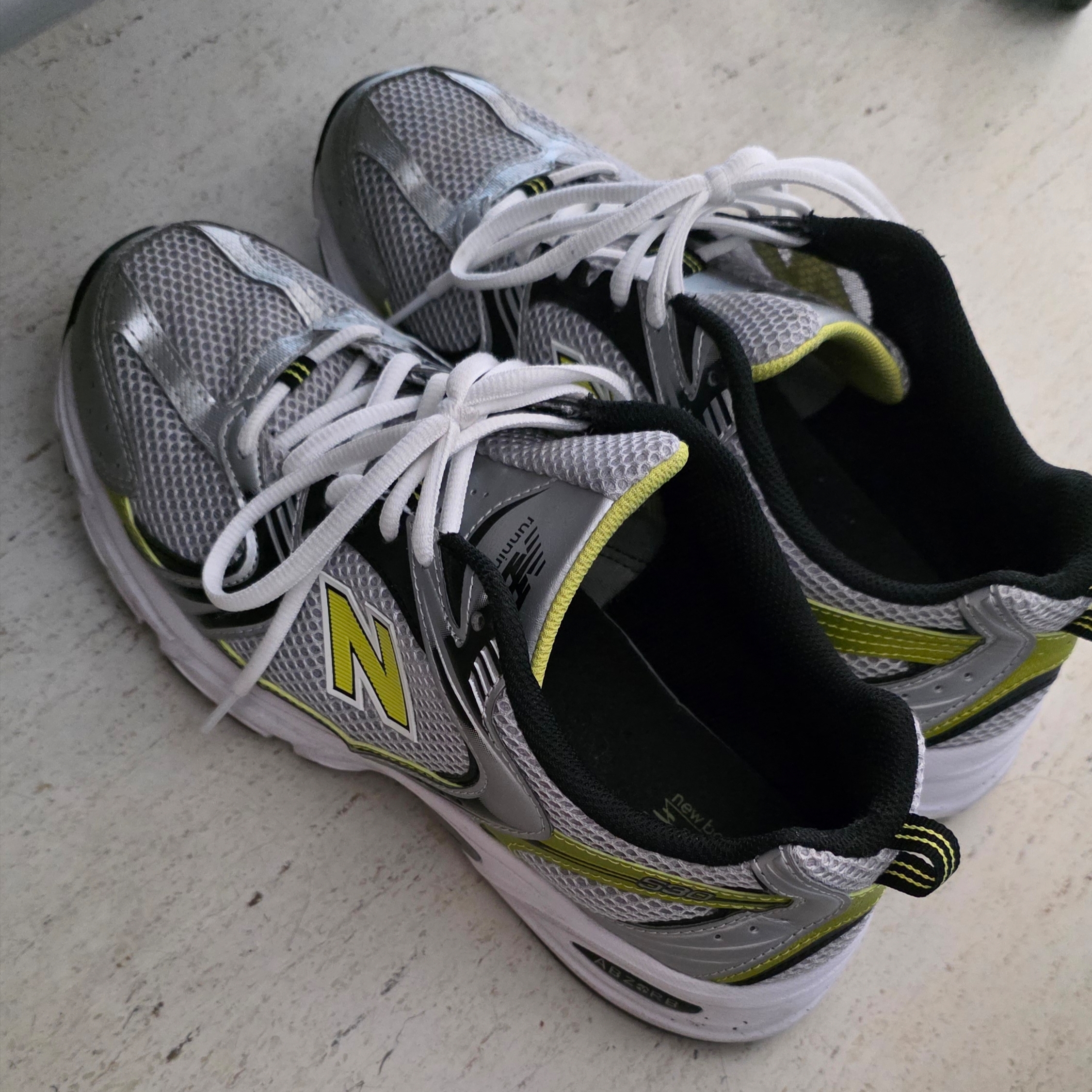 New Balance 530 Silver 착용 스타일