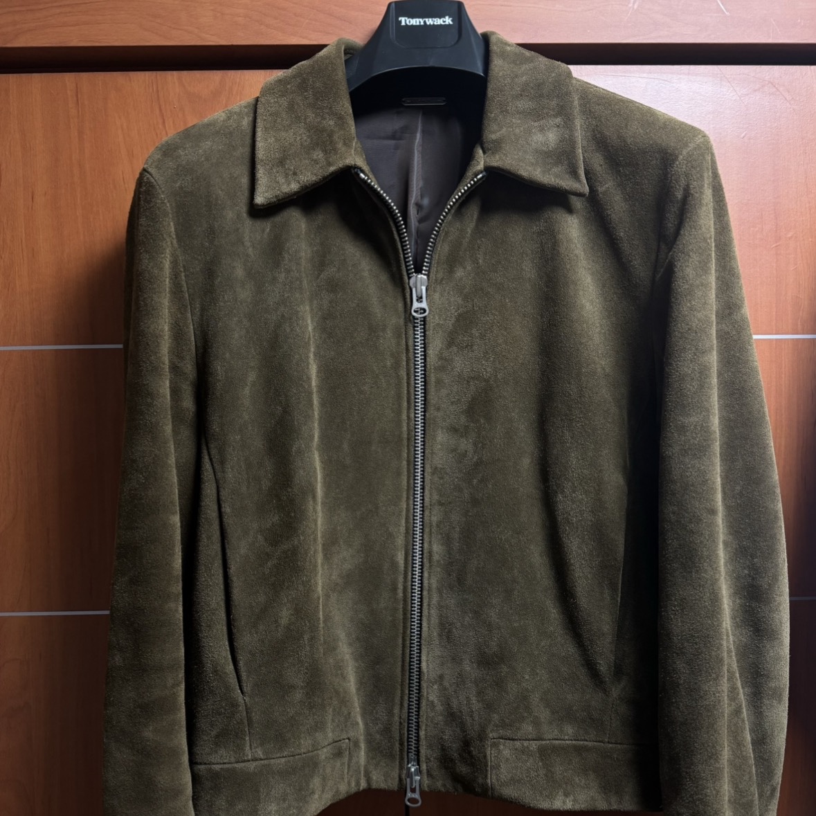 Tonywack Suede Zippered Blouson Jacket Olive Brown 착용 스타일
