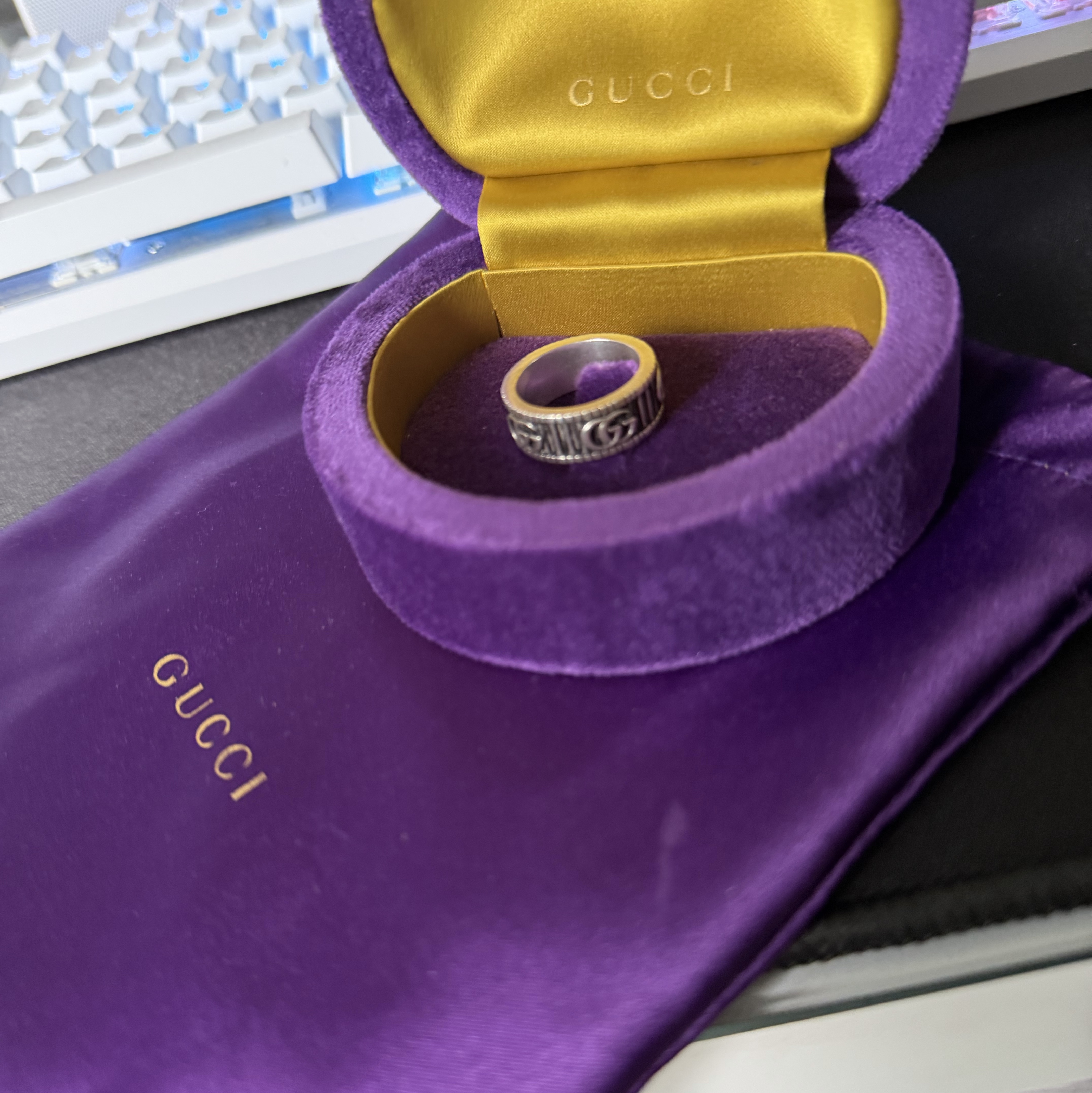 Gucci Ring with Double G Silver 착용 스타일
