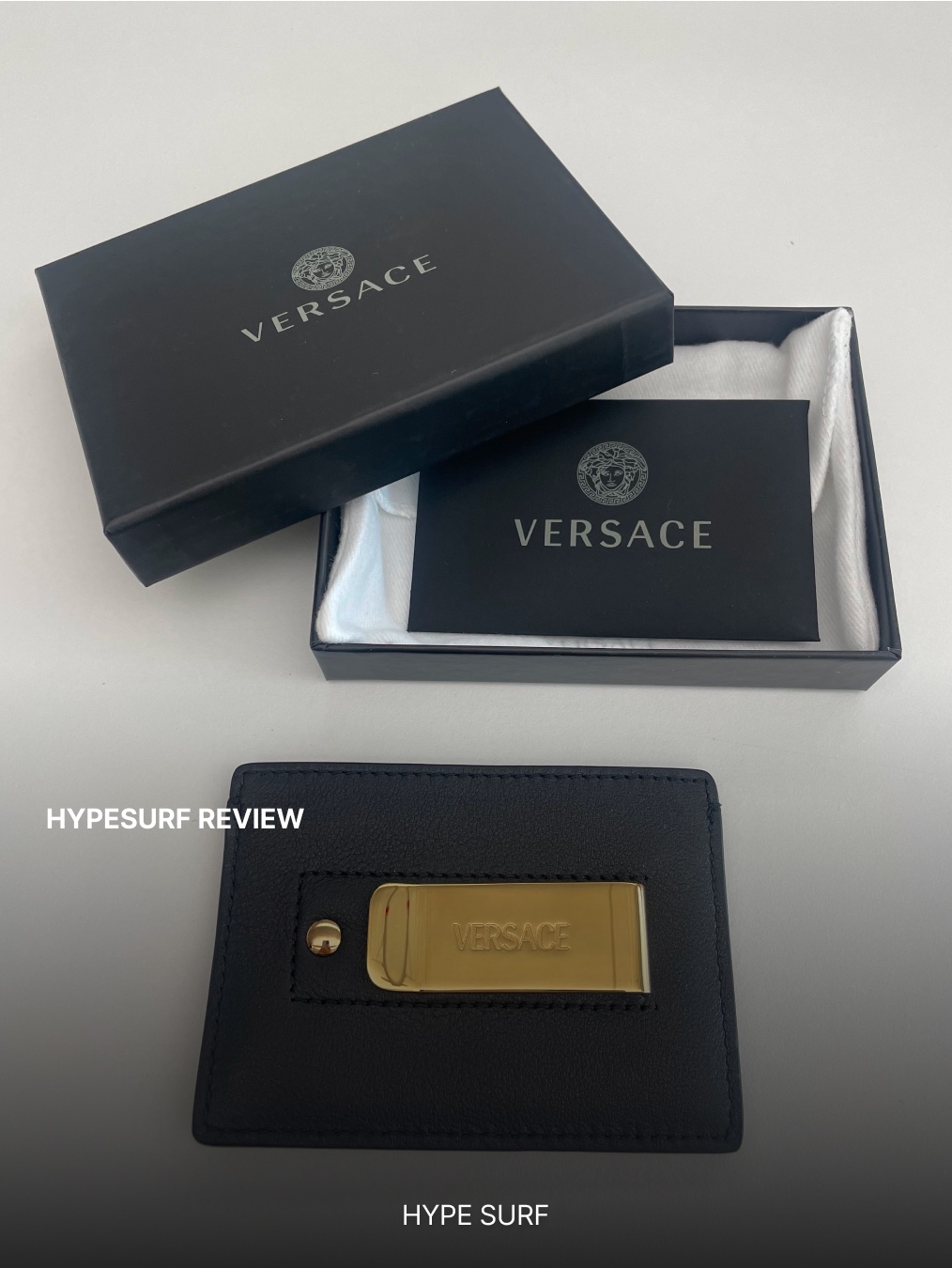 Versace Medusa Card Holder Black 착용 스타일 - 2