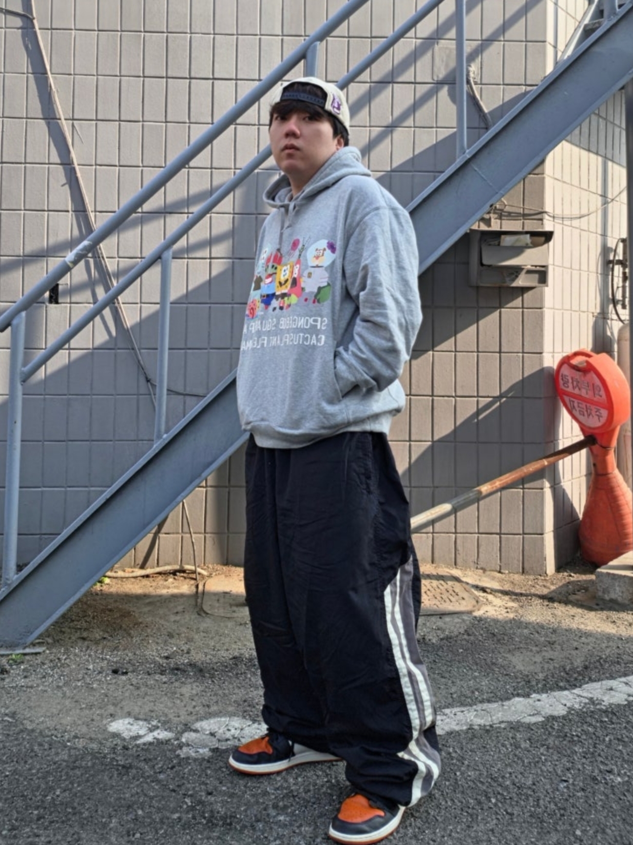 Uniqlo UT x CPFM x SpongeBob Sweat Pull Parka A Gray - KR 착용 스타일
