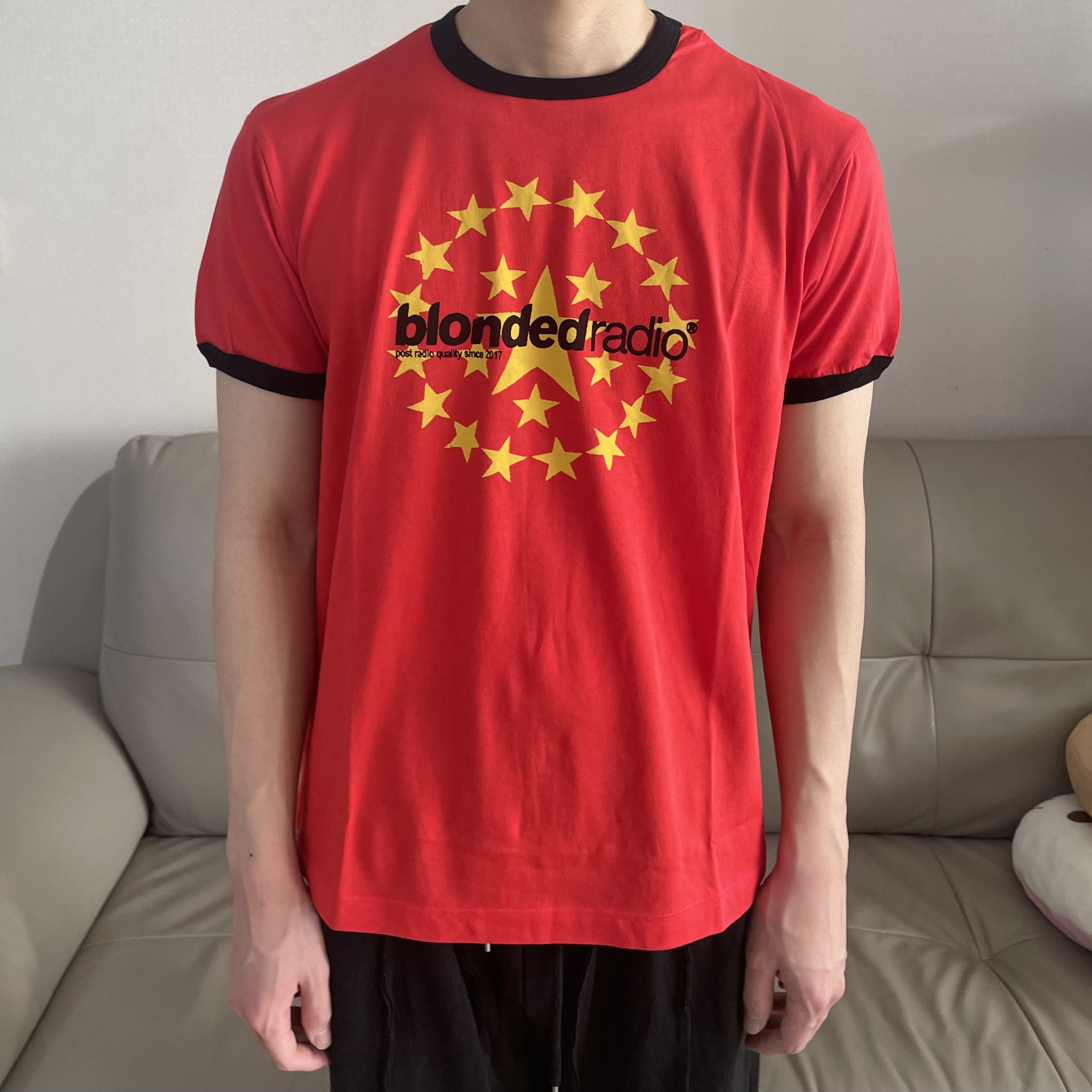 Frank Ocean Radio Star Ringer T-Shirt Red 착용 스타일 - 1