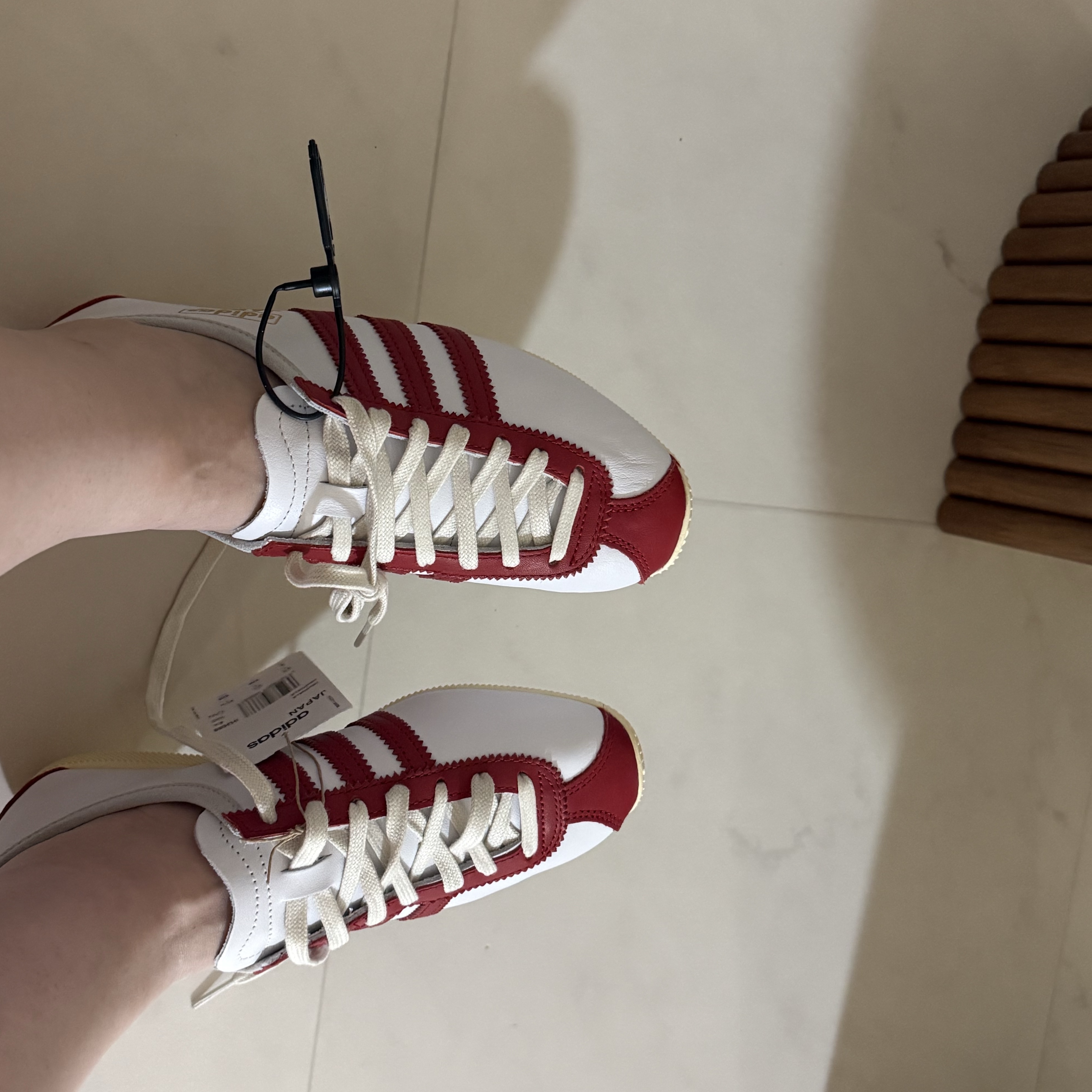 Adidas Japan Preloved Brown Cloud White, Adidas Japan Cloud White Power Red 착용 스타일 - 4