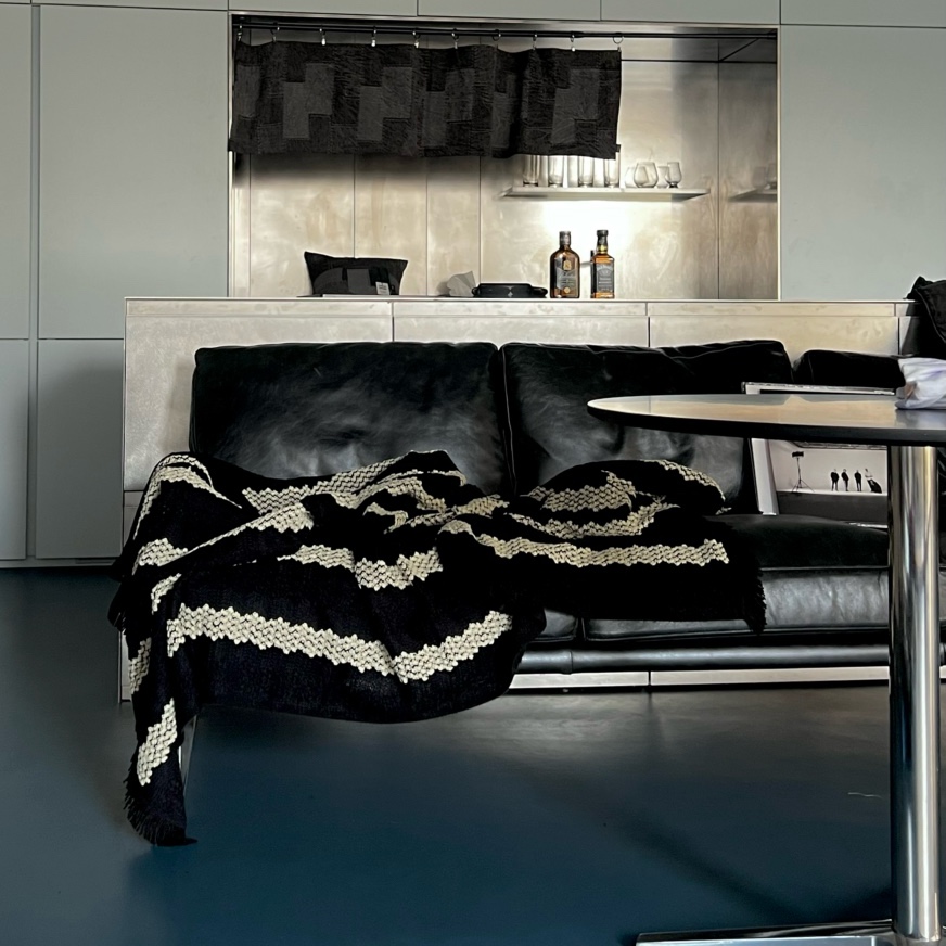 무성화 블랙 소로우 블랭킷 감성 차박 캠핑 담요 쇼파커버 125x200cm(MUSEONGHWA Black Sorrow Blanket Sensitive Camping Blanket Chopa Cover 125×200 cm) - 4