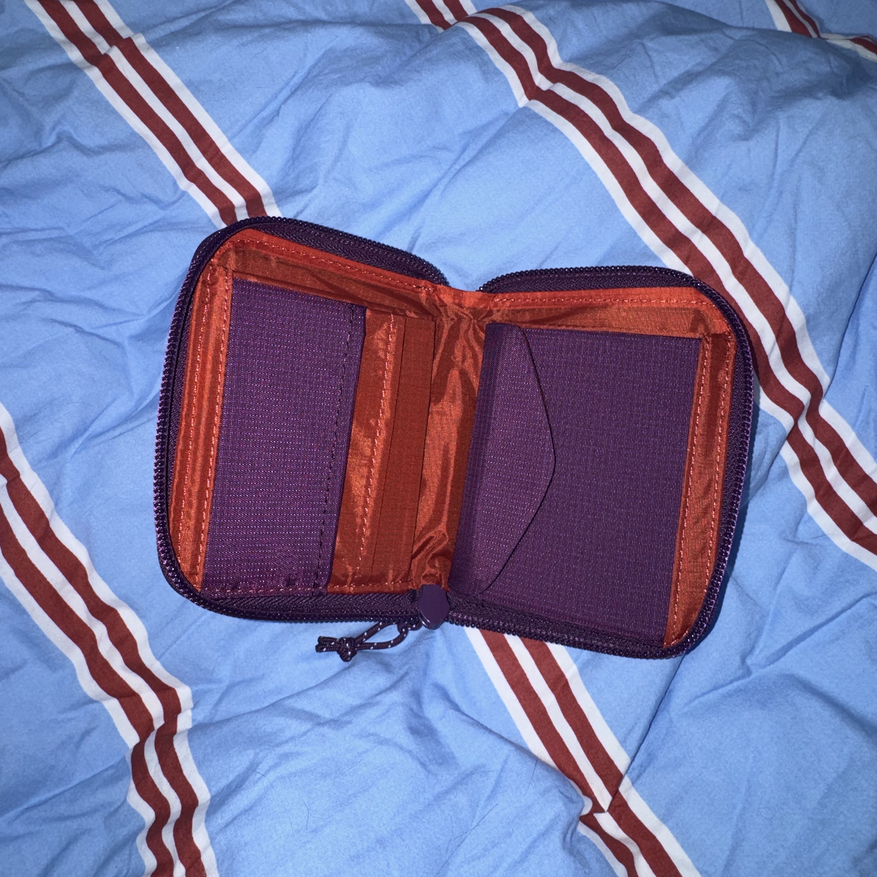 Montbell Zip Wallet Purple 착용 스타일 - 2