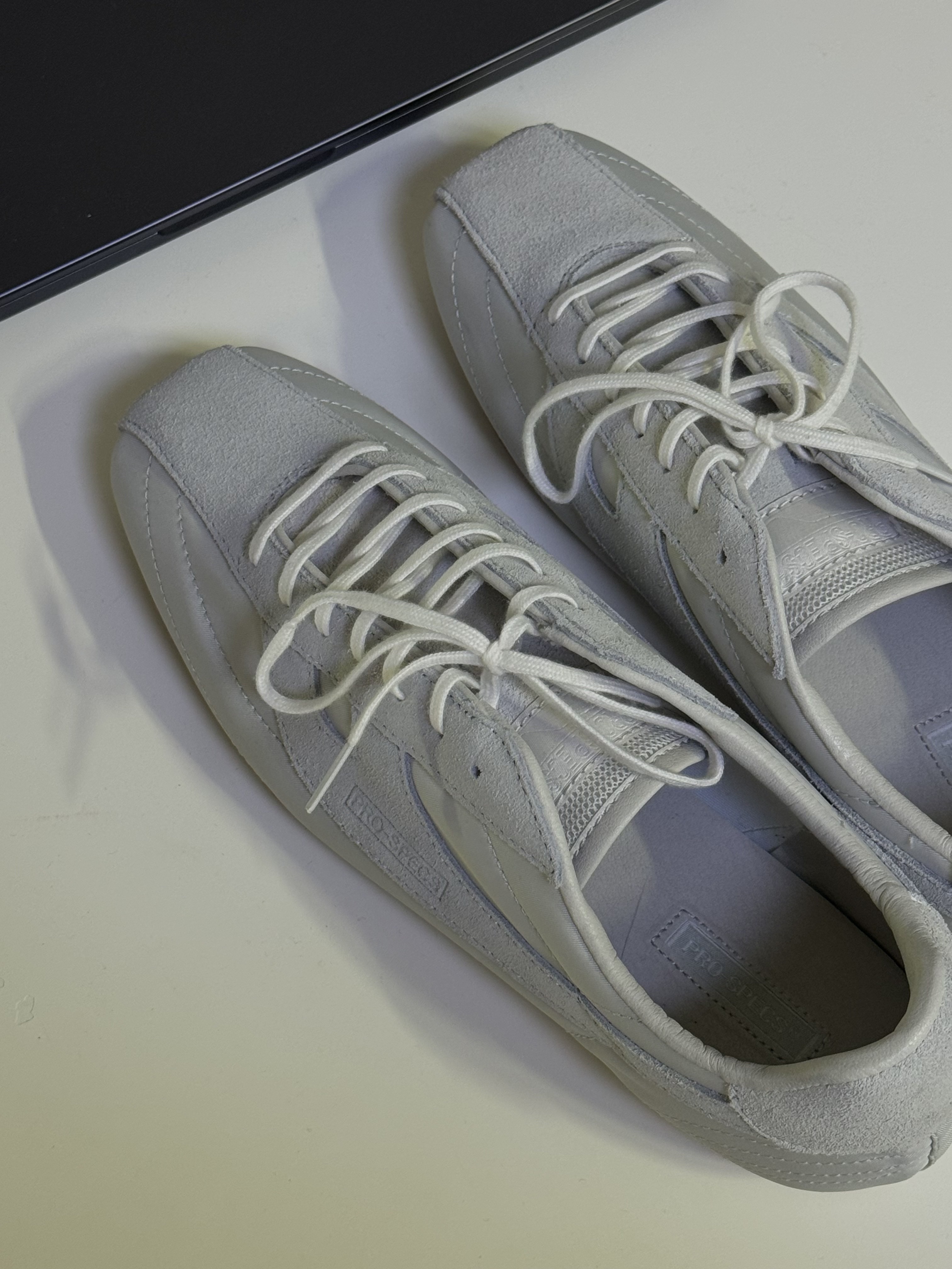 PRO-SPECS NOVA Light Gray 착용 스타일 - 2