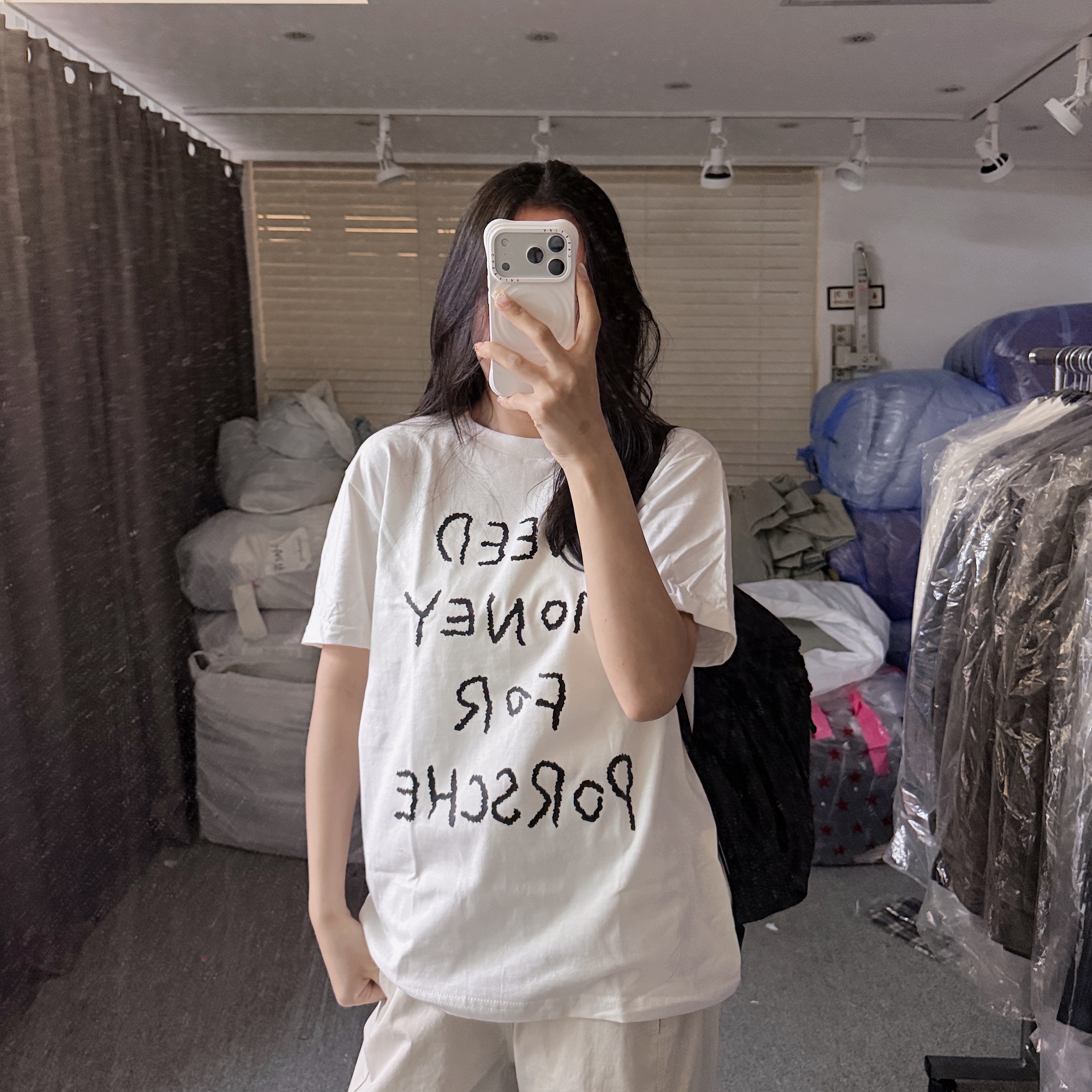 GILDAN X Vintage Collection NEED MONEY FOR PORSHCE T-Shirt (2 Color) 착용 스타일