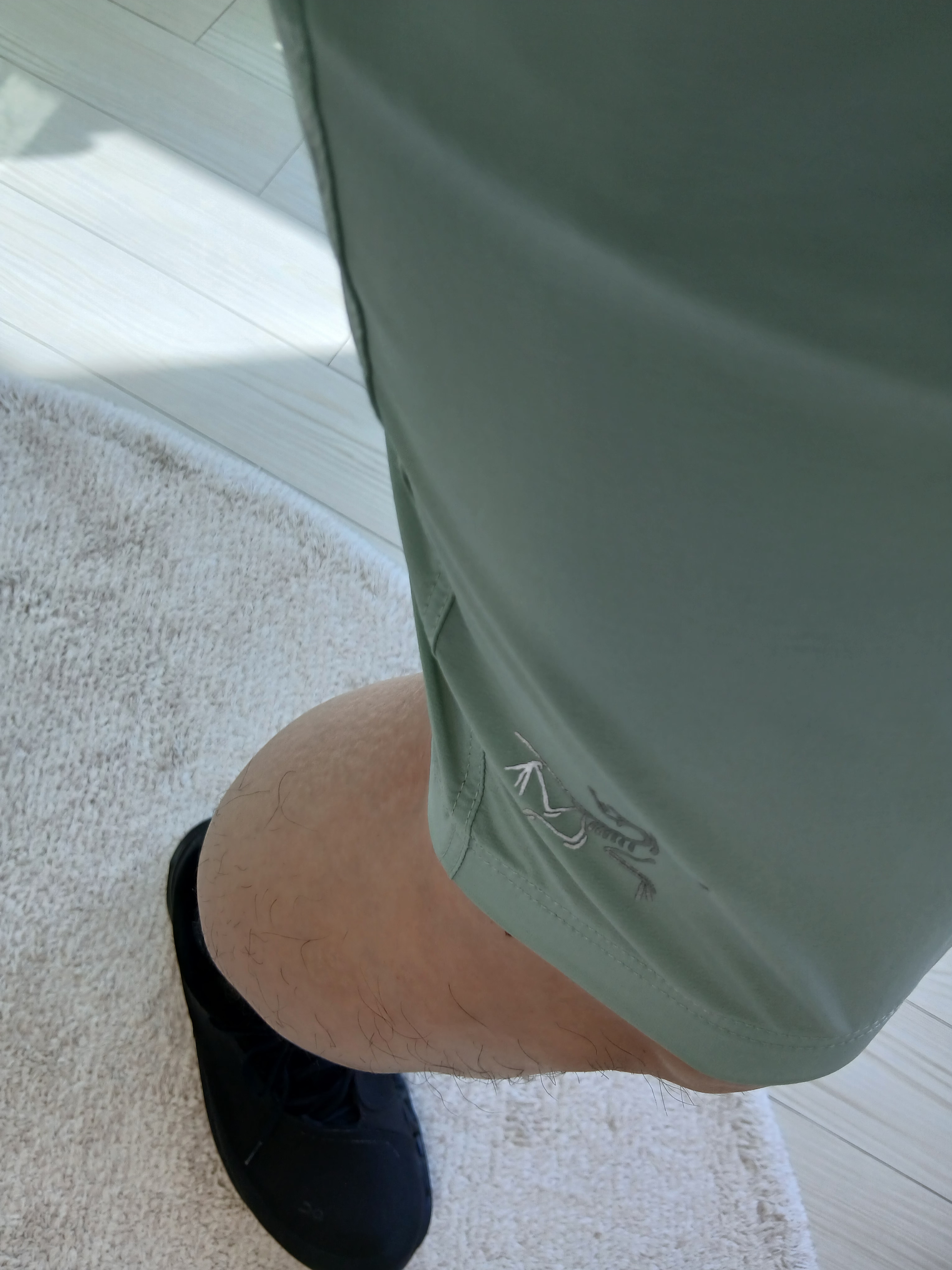 Nike ACG Trail Cap Black, Arc'teryx Motus Arcword Crew SS T-Shirt Stone Green Heather 착용 스타일 - 5
