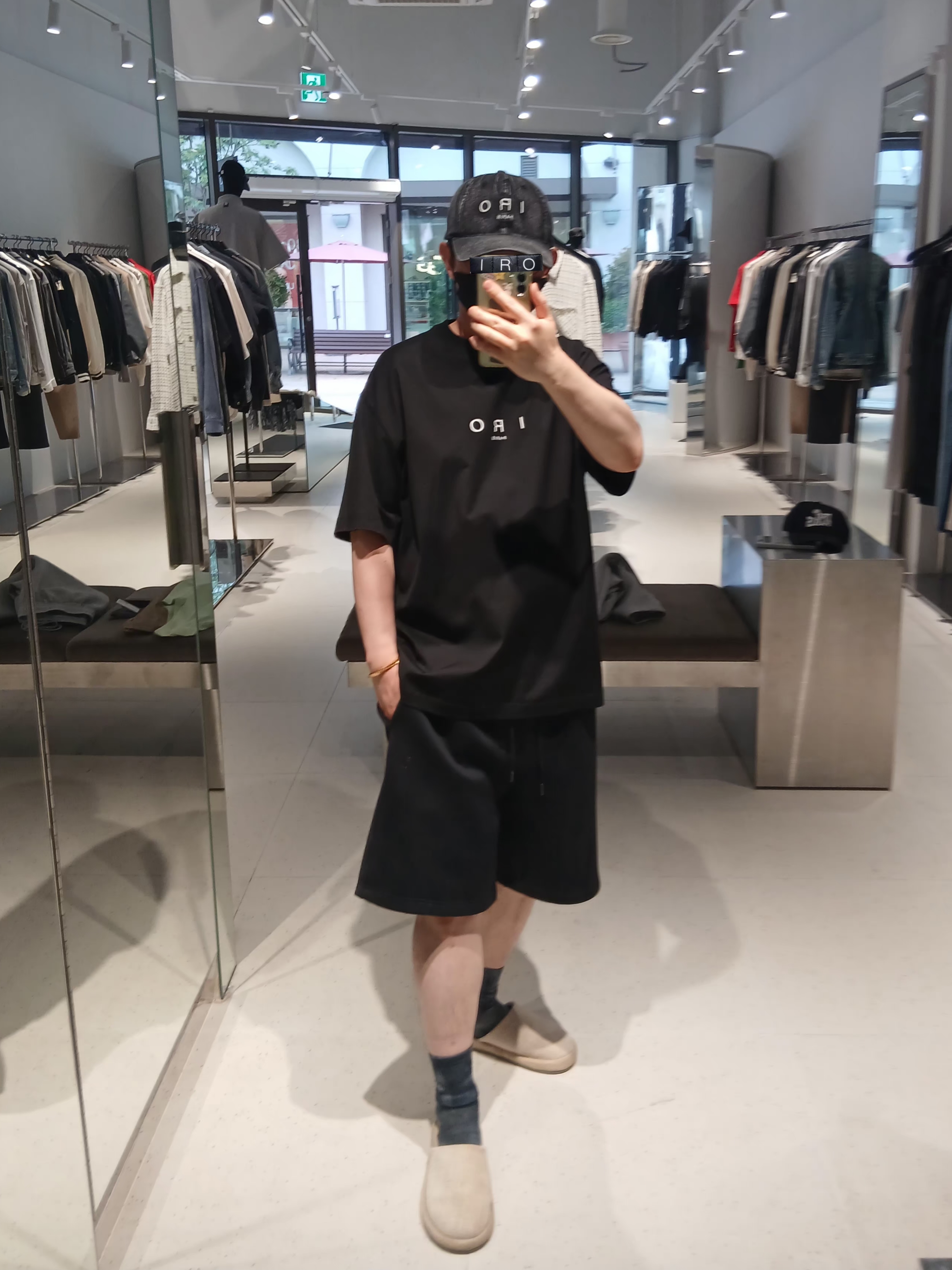 Iro Troyes Iro Logo Denim Ballcap Black, Iro Troyes Iro Logo Denim Ball Cap Black 착용 스타일 - 3