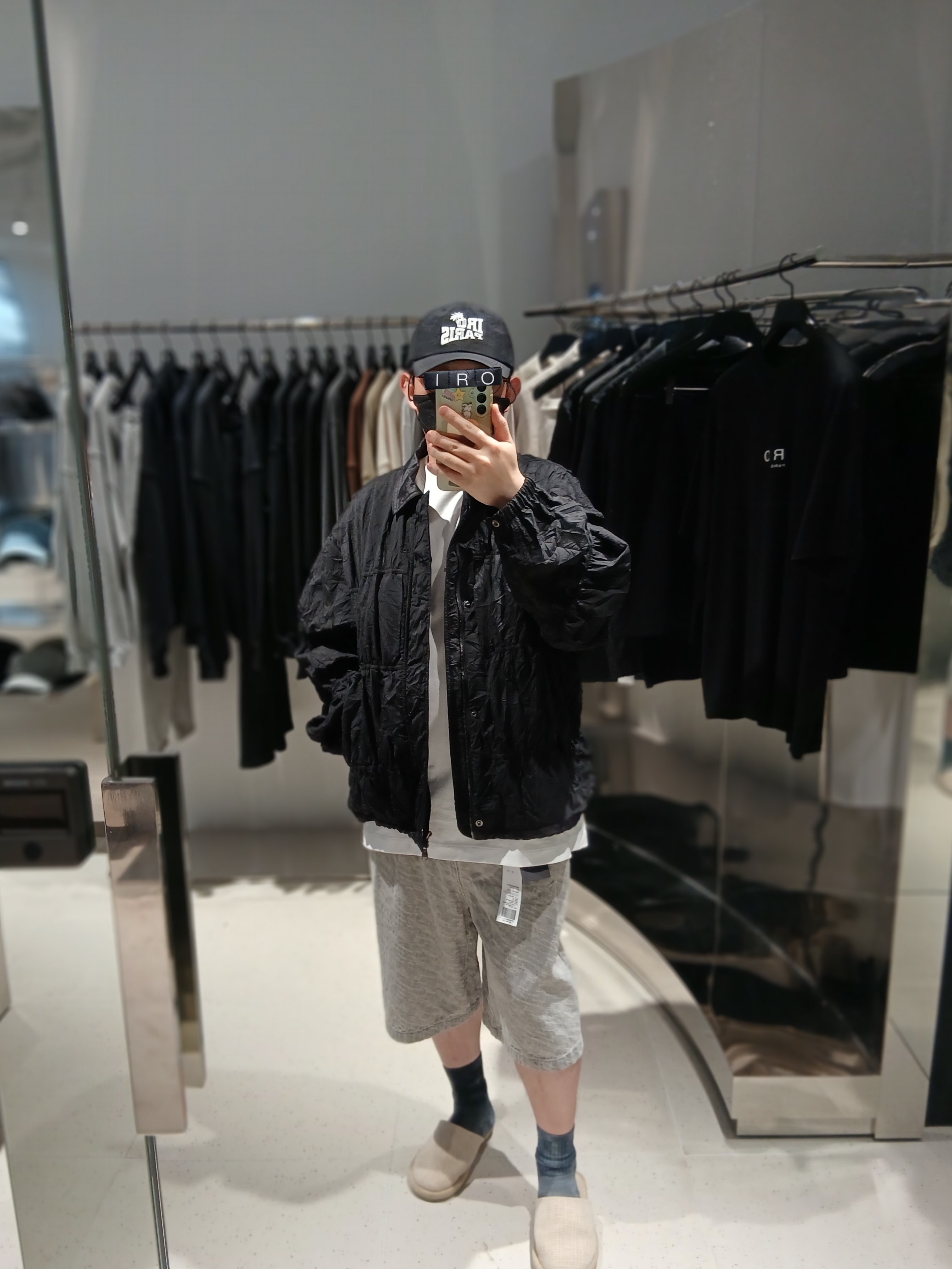 Iro Caliopal Two-Pintuck Light Denim Short Pants Gray, Iro Palmtree Nylon Ball Cap Navy 착용 스타일 - 6