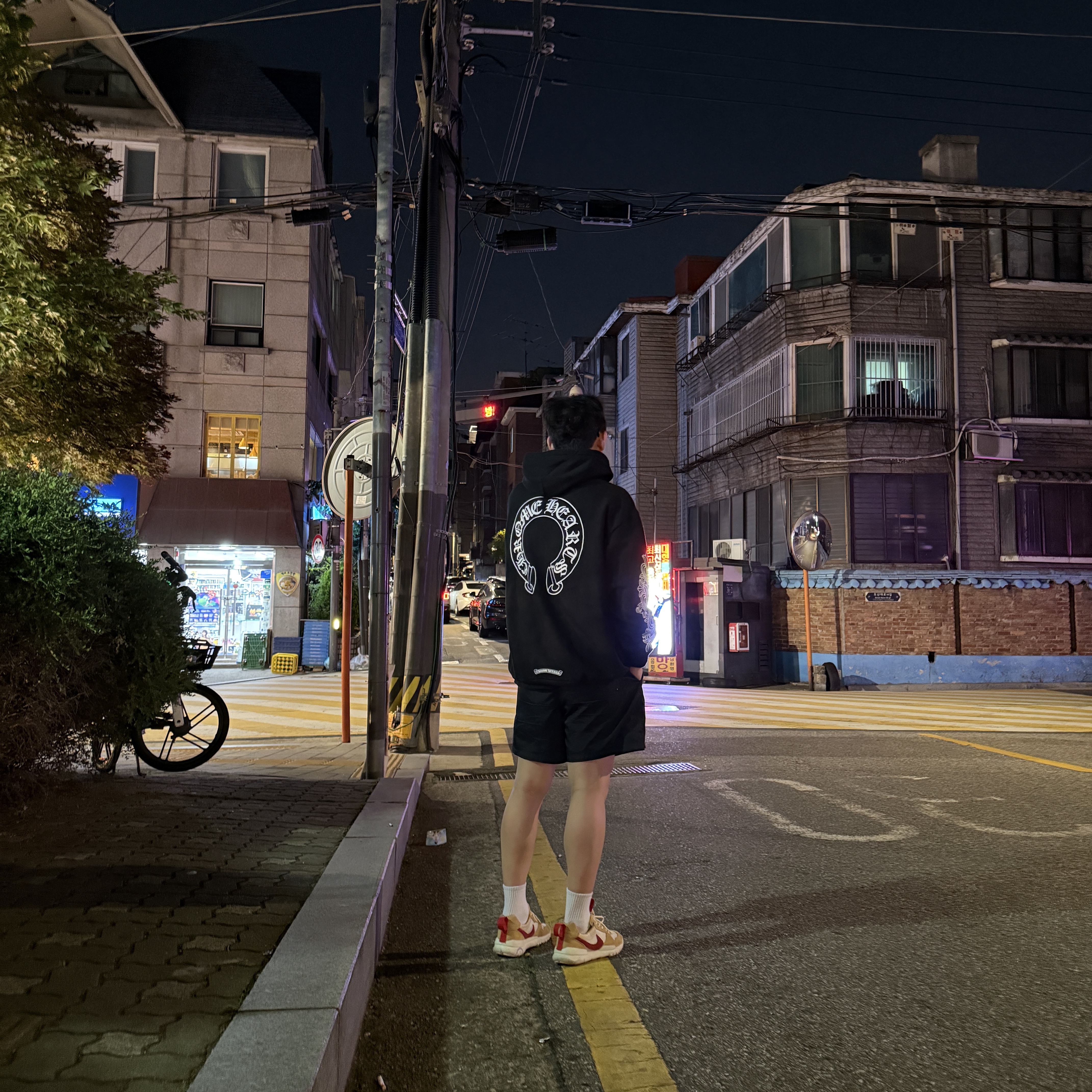 Chrome Hearts Horseshoe Floral Hoodie Black 착용 스타일