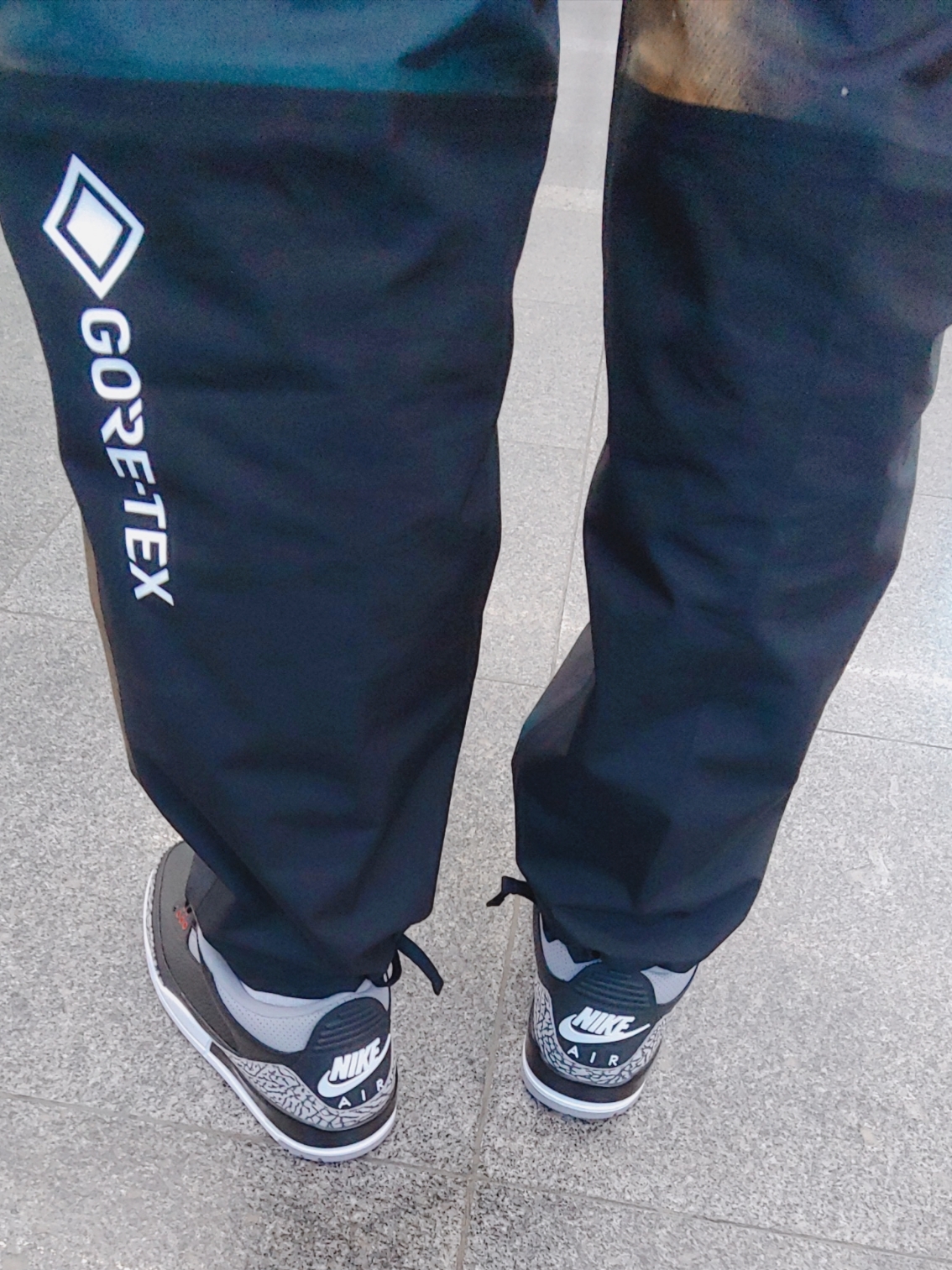Jordan 3 Retro OG Black Cement 2018, Jordan Fearless Gore-Tex Pants 착용 스타일 - 2