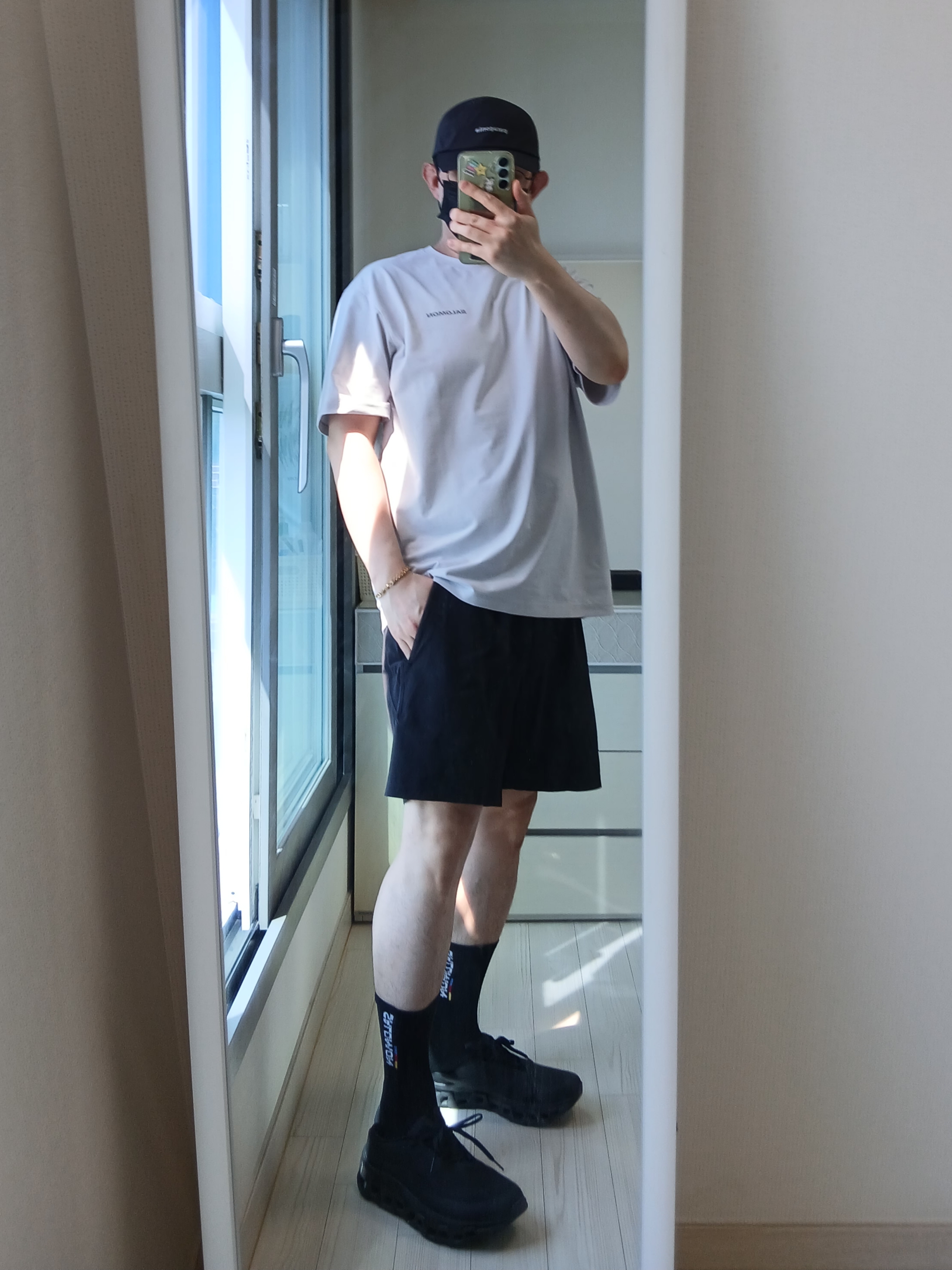 Lululemon Pace Breaker Linerless Shorts 7 Inch Black, On Running x Post Archive Faction (Paf) Cloudmonster 2 Black Magnet 착용 스타일 - 3