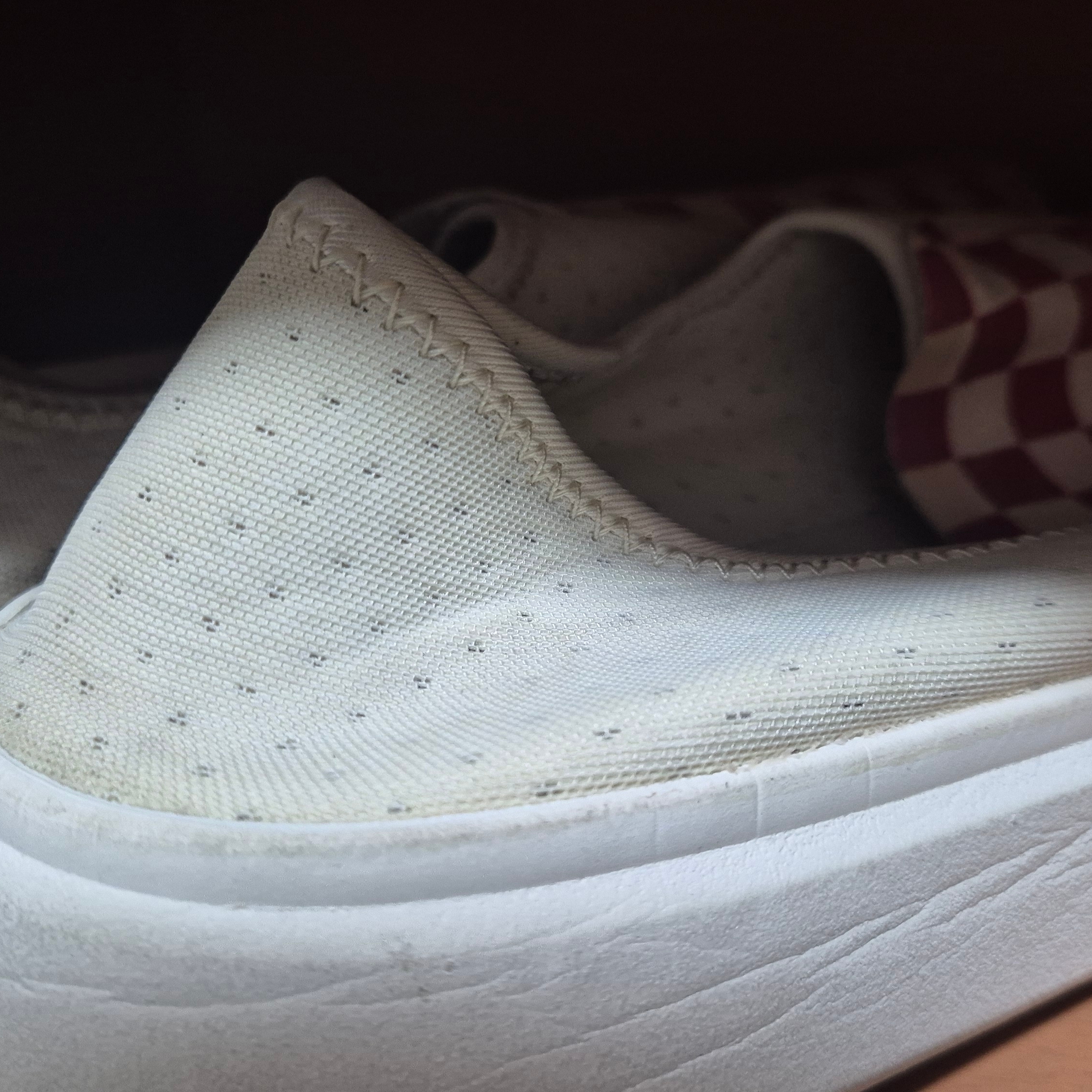 Vans ComfyCush One Checkerboard Racing Red Marshmallow 착용 스타일
