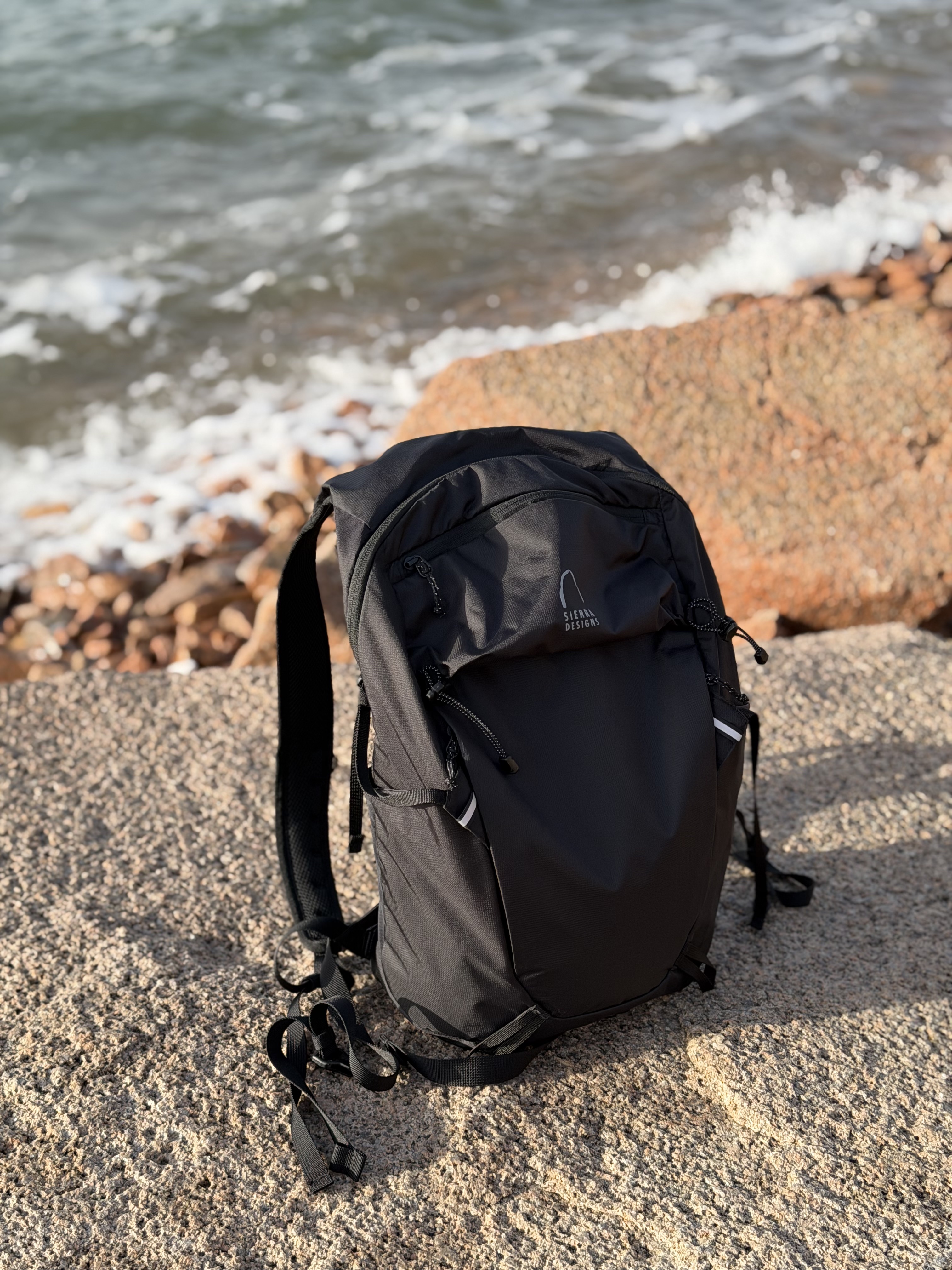 SIERRADESIGNS TENAYAPACK 25L Black, SIERRADESIGNS TENAYAPACK 25L Light Grey 착용 스타일 - 5