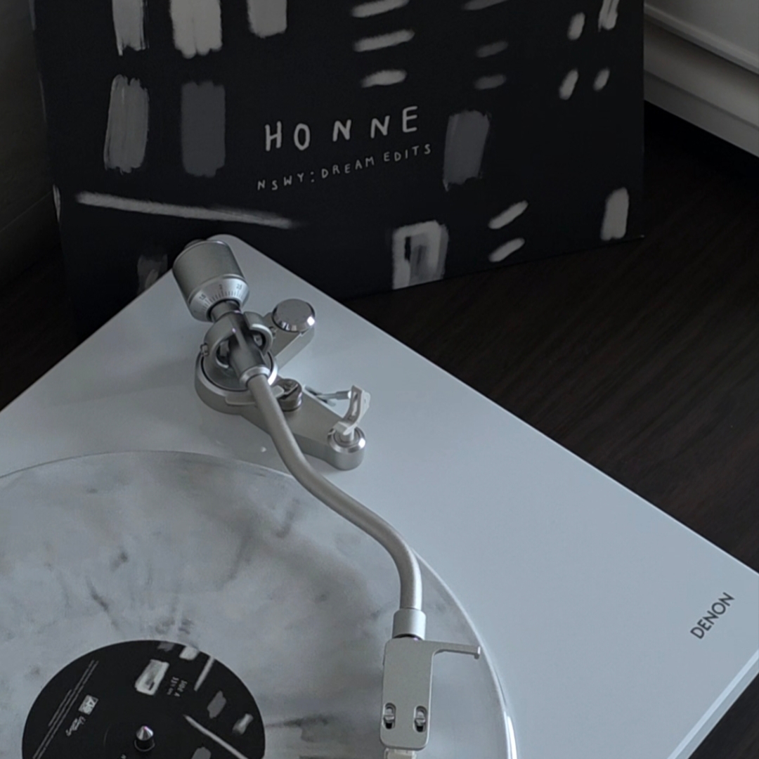 Honne NSWY Dream Edits Limited Edition LP Marbled Black White 착용 스타일