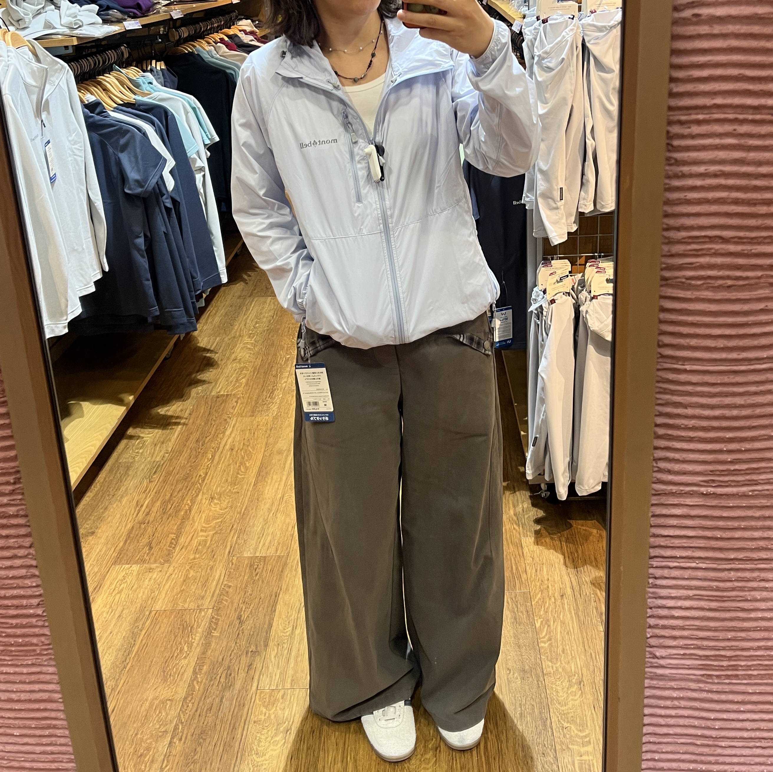 (W) Montbell Wind Blast Hooded Jacket Light Blue 착용 스타일 - 2