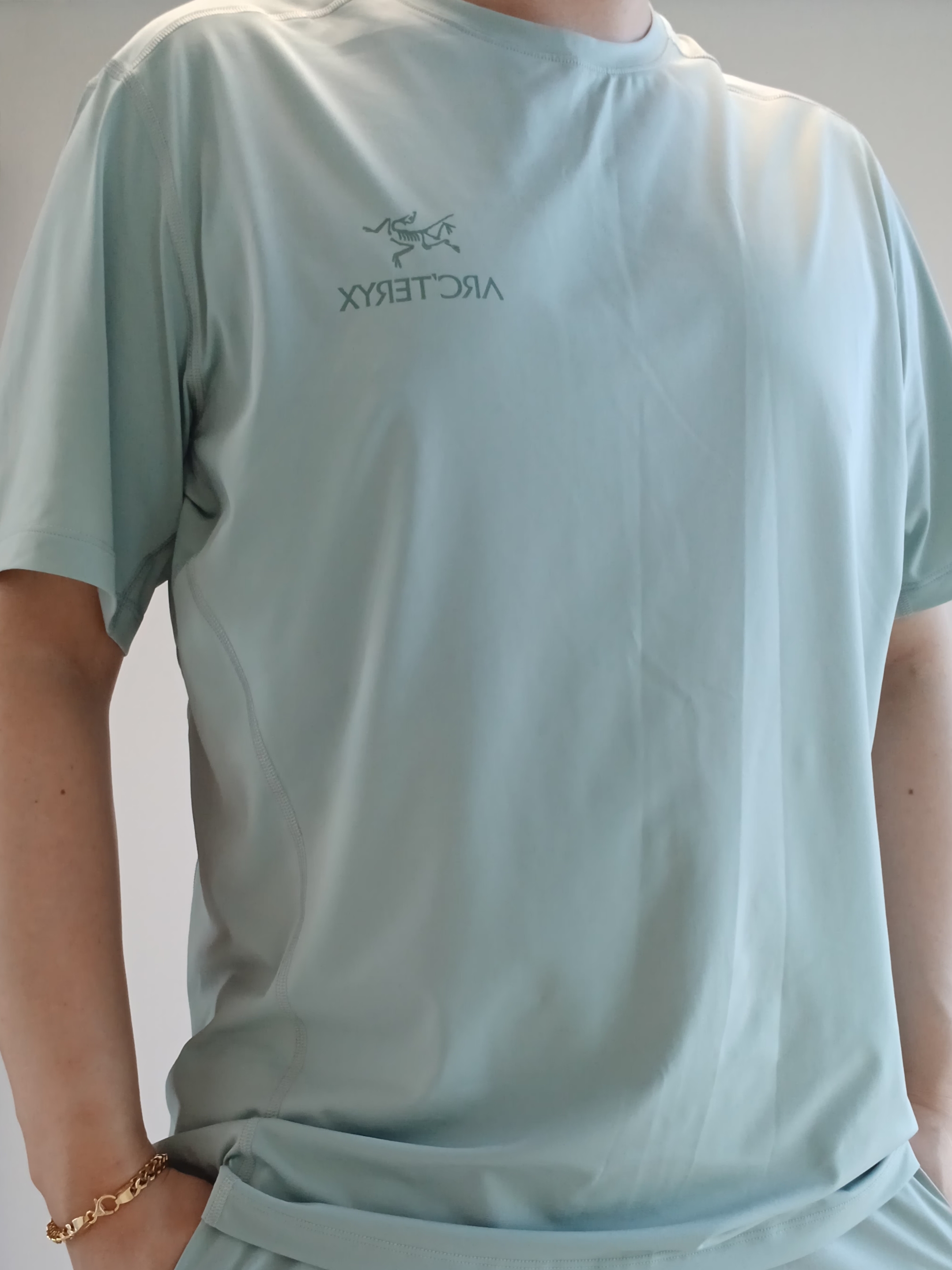 Nike ACG Trail Cap Black, Arc'teryx Motus Arcword Crew SS T-Shirt Stone Green Heather 착용 스타일 - 4