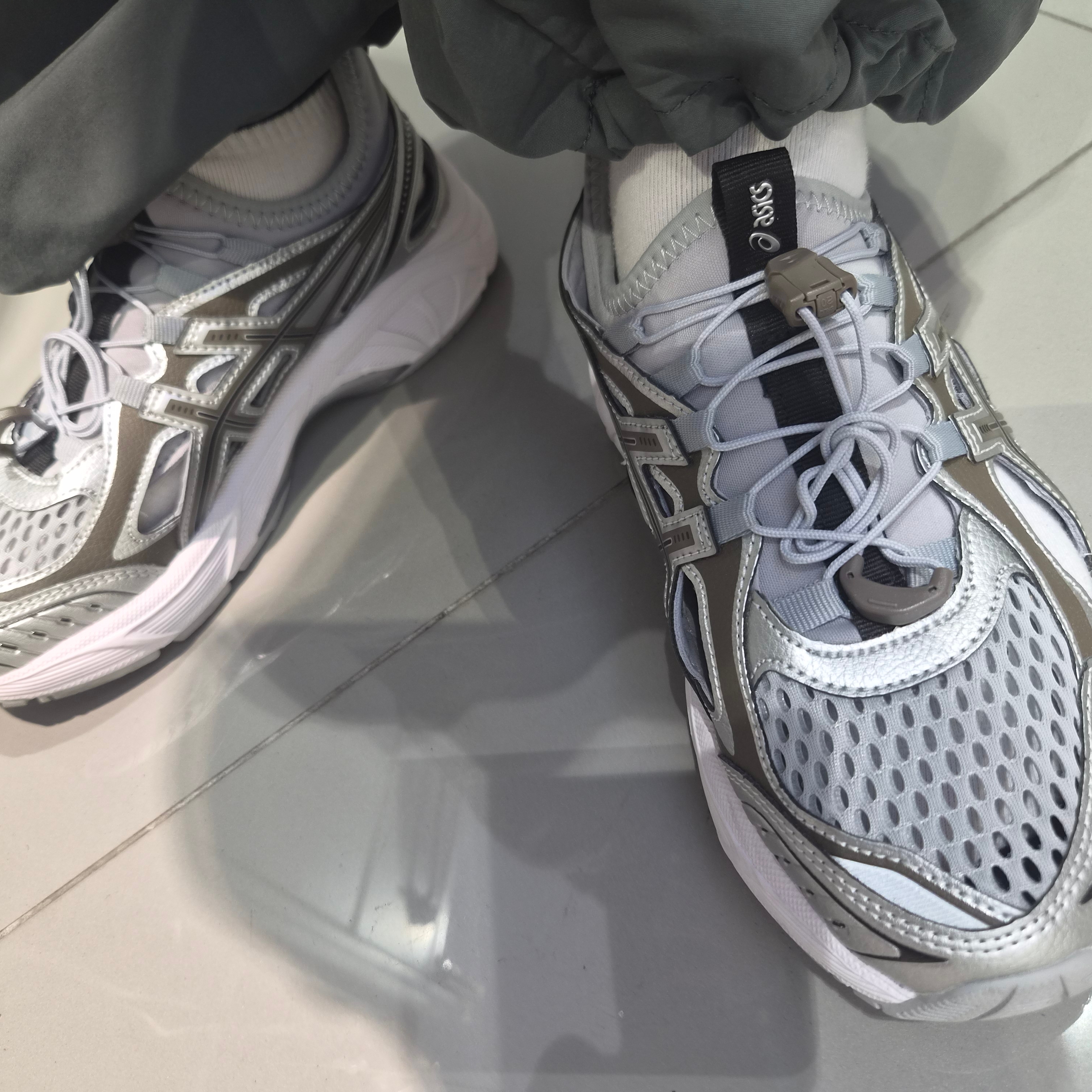 Asics GT-2160 Breeze Piedmont Grey Sepia Brown 착용 스타일 - 2