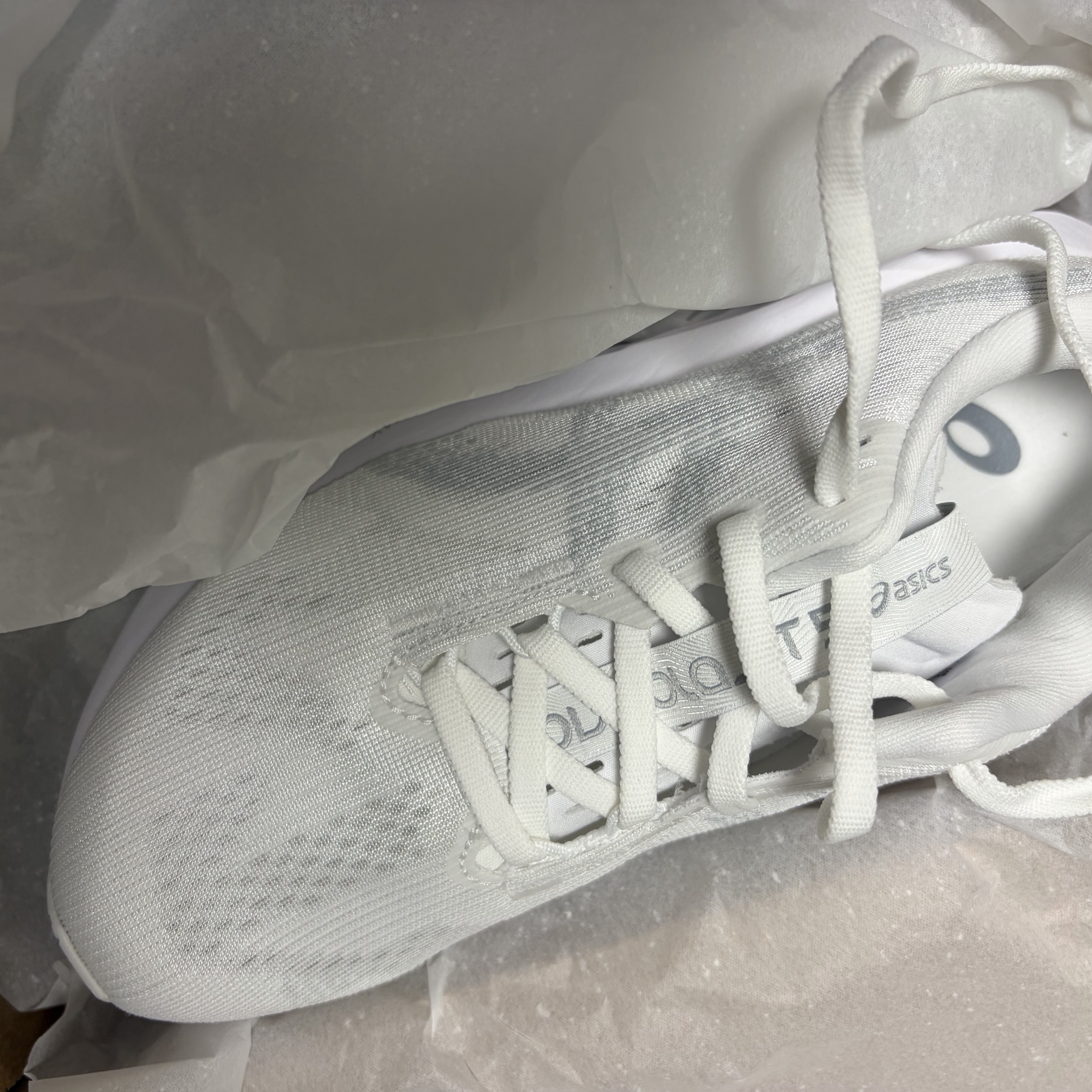 (W) Asics Novablast 5 White Piedmont Grey 착용 스타일