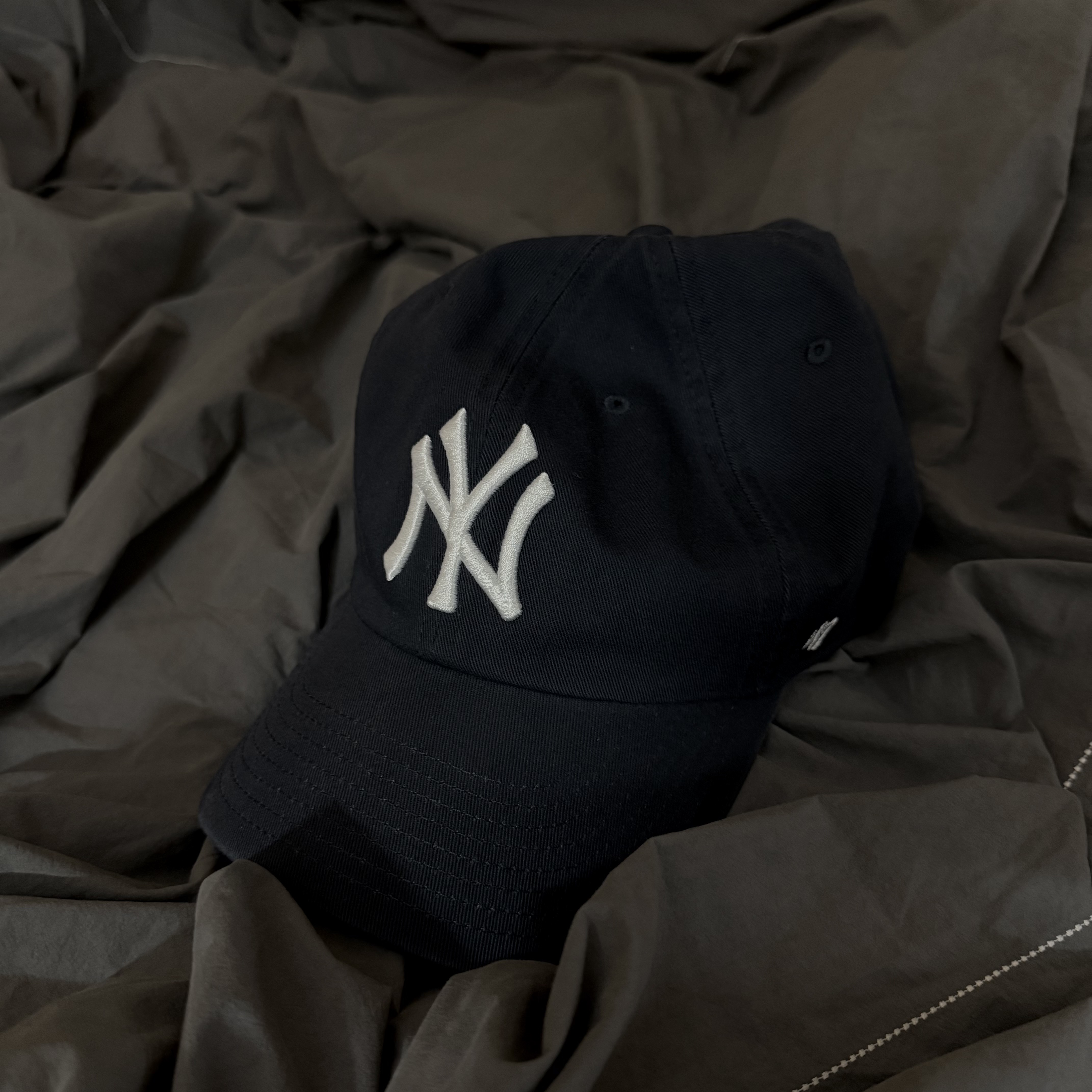 47 Brand New York Yankees Clean Up Navy 착용 스타일