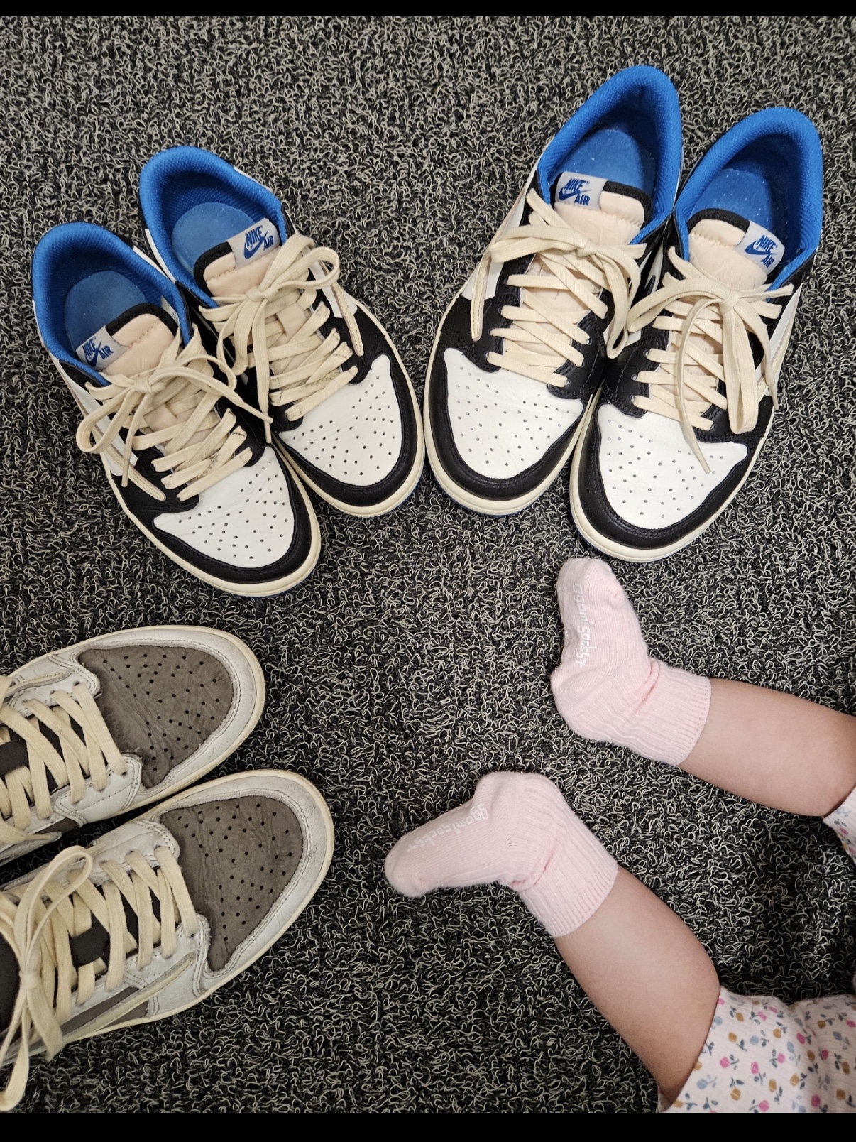 Jordan 1 x Travis Scott x Fragment Retro Low OG SP Military Blue, Jordan 1 x Travis Scott Retro Low OG SP Sail and Ridgerock 착용 스타일