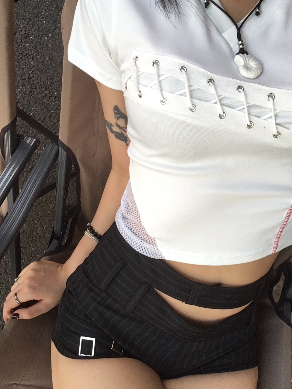 SØAR 2 Waistband Stripe Micro Short Pants Black, SØAR Flatlock Sporty Corset Top White 착용 스타일 - 3