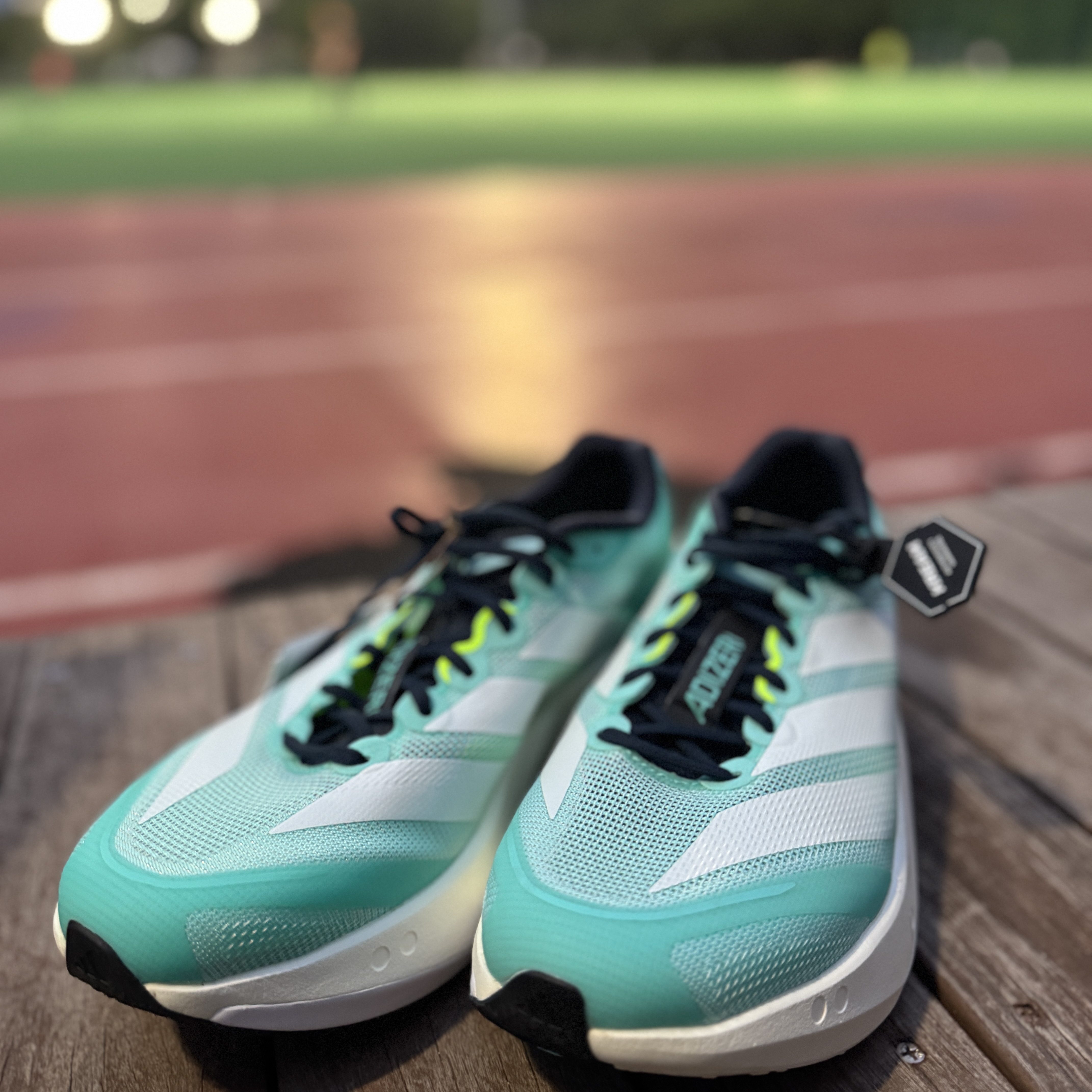 Adidas Adizero Boston 13 Flash Aqua Cloud White 착용 스타일