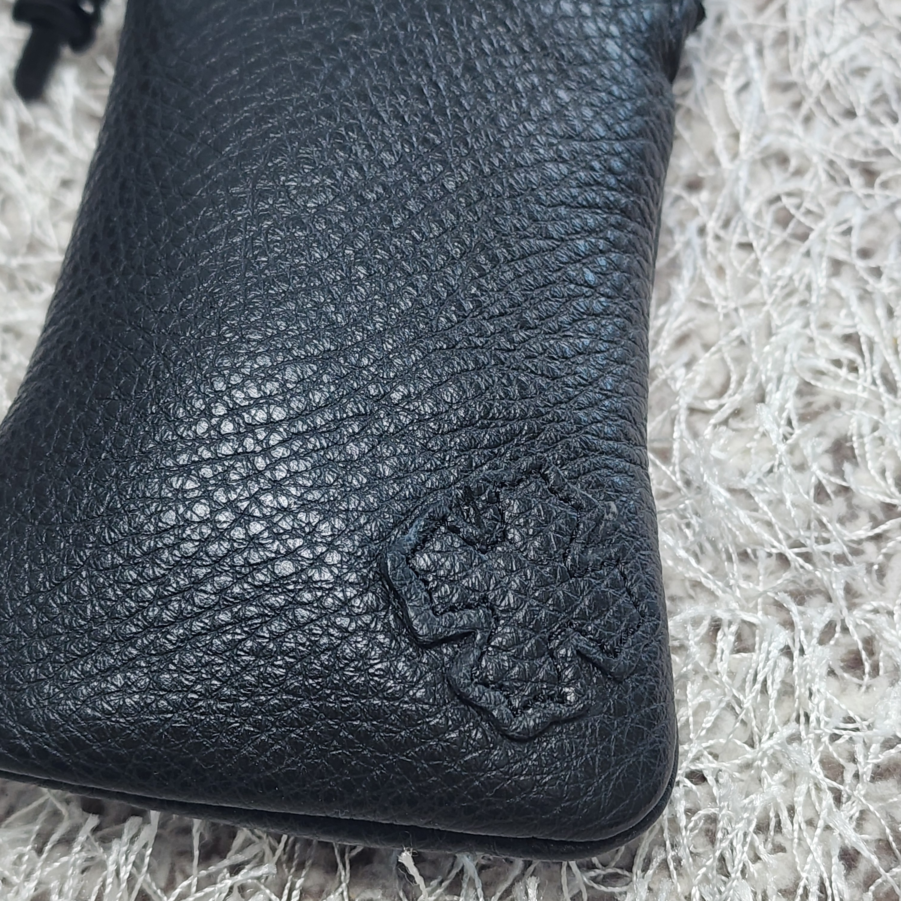 Chrome Hearts Gusher Antique Gold 착용 스타일 - 2