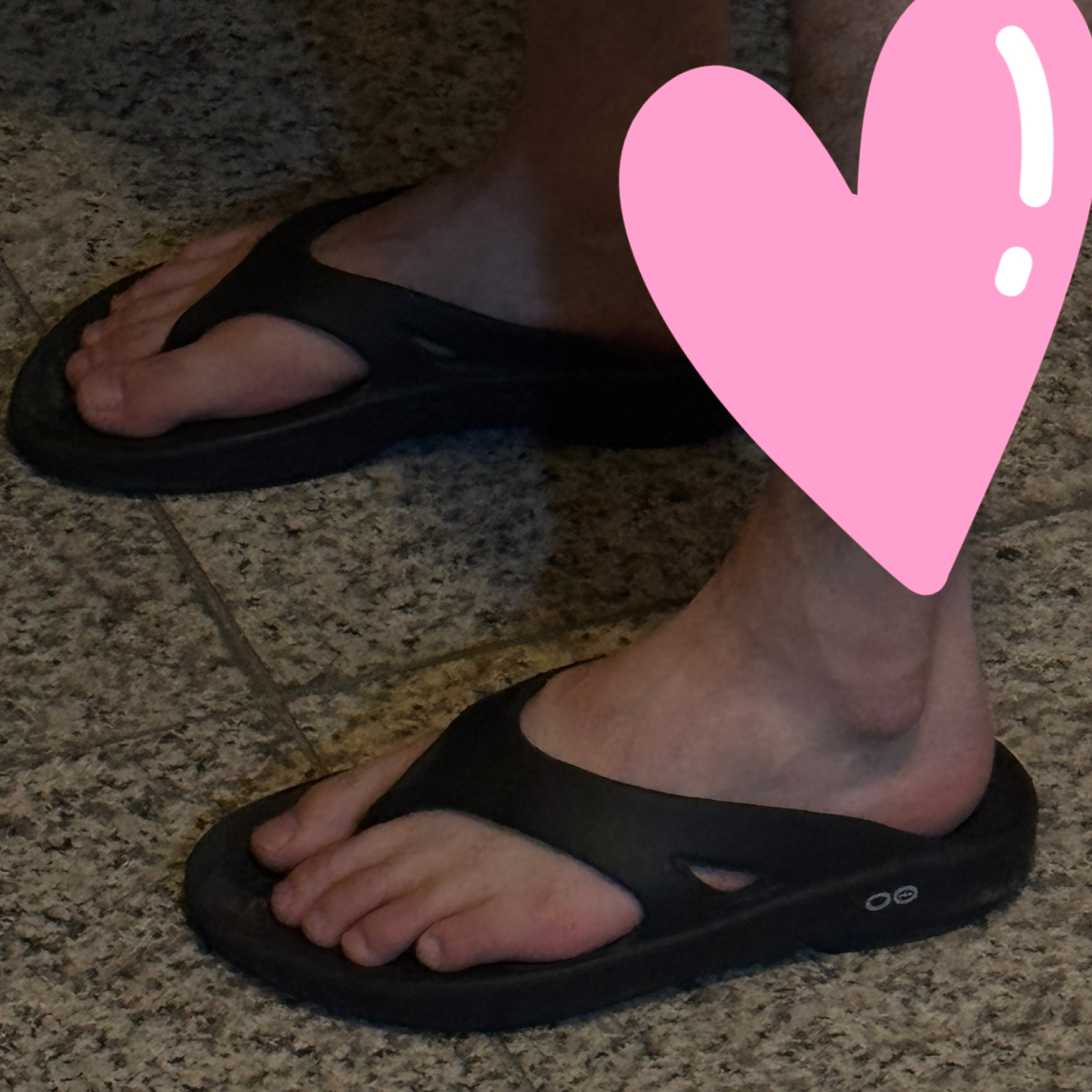 Oofos OOriginal Black 착용 스타일