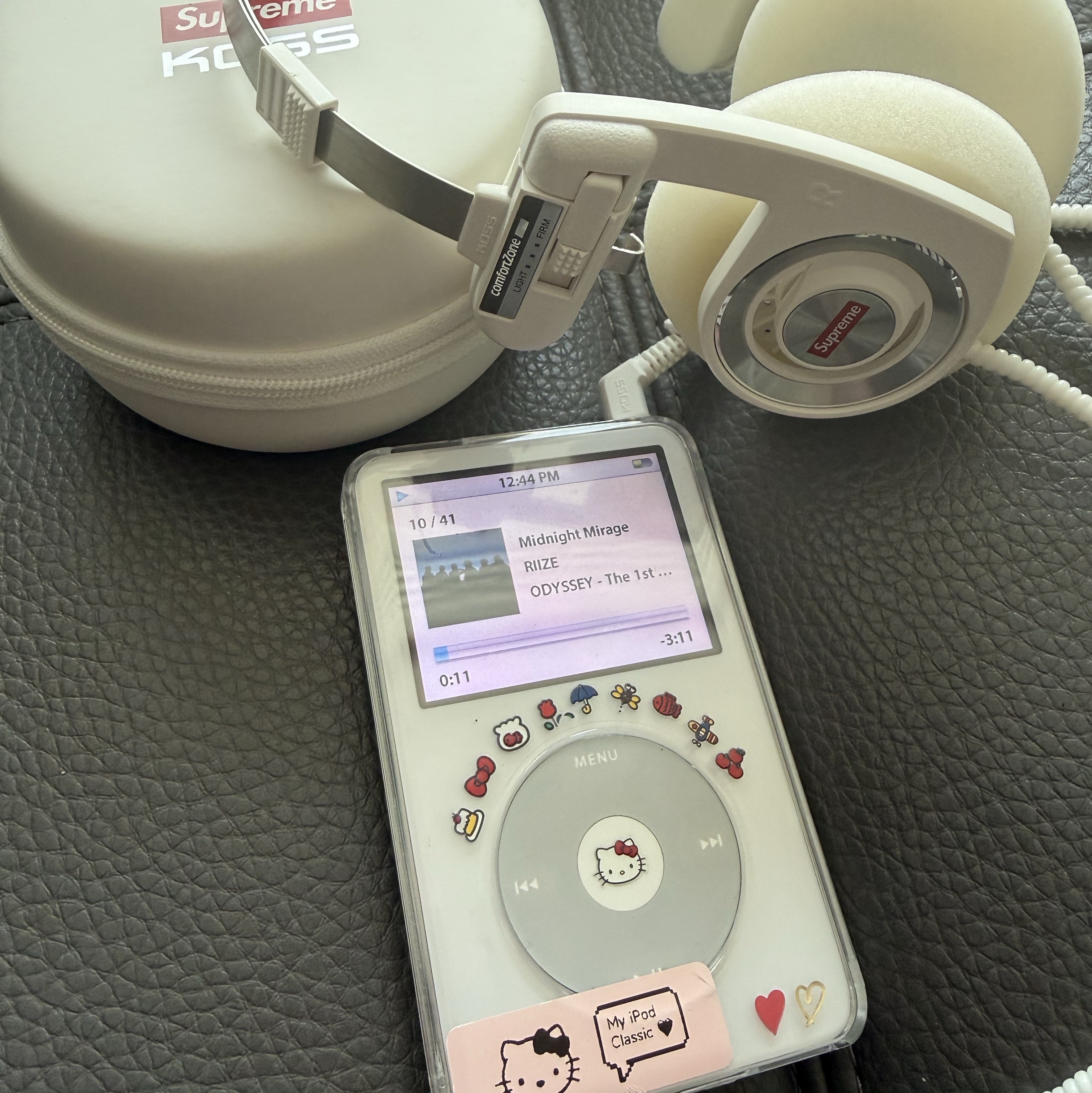 Supreme x Koss Portapro Headphones White - 23FW 착용 스타일