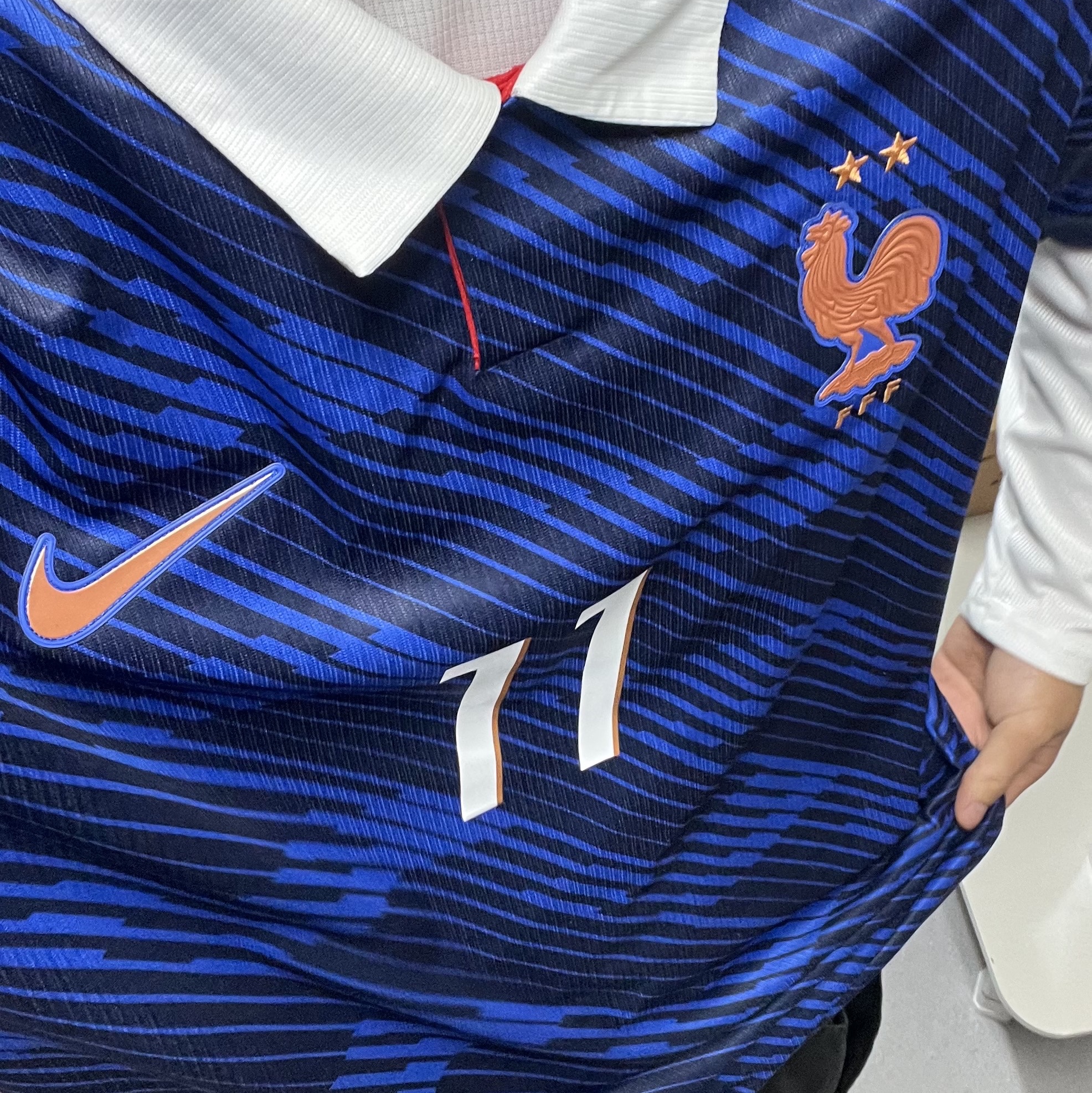 Nike France 2024/25 Dri-Fit Stadium Home Replica Jersey Bright Blue (Non Marking Ver.), Nike France National Team 2026 Stadium Home Dri-Fit Soccer Jersey Game Royal Blackened Blue (IB5300-480) (Non Marking Ver.) 착용 스타일 - 1