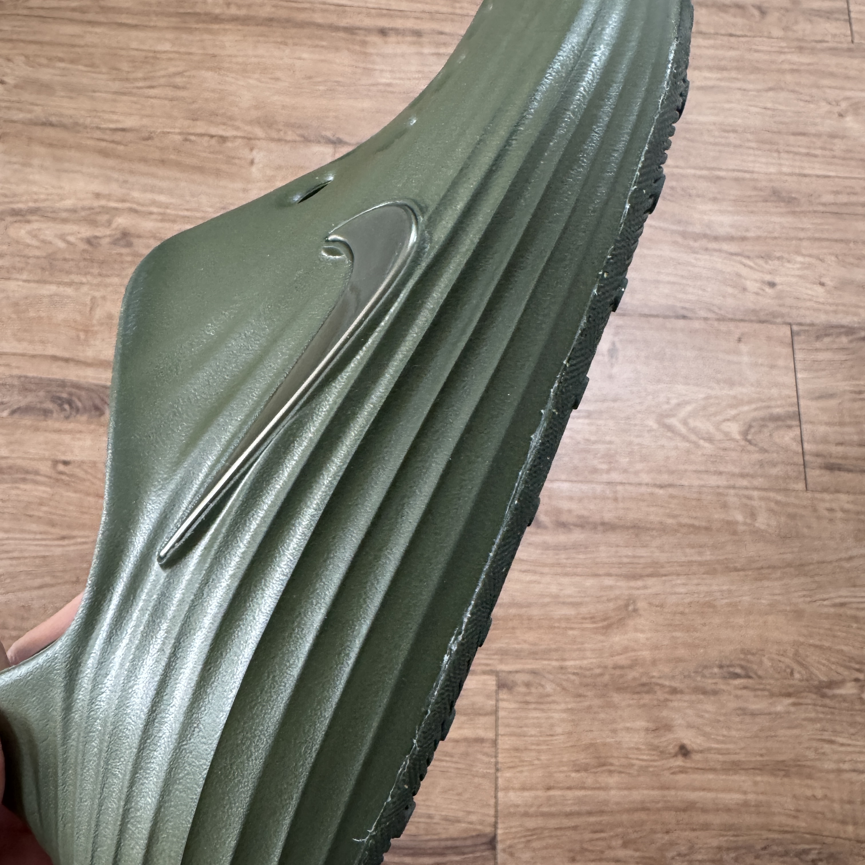 Nike ReactX Rejuven8 Medium Olive 착용 스타일