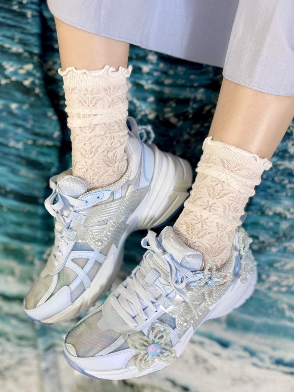(W) Nike x Susan Fang V2K Run Blue Tint Multi Color 착용 스타일 - 2