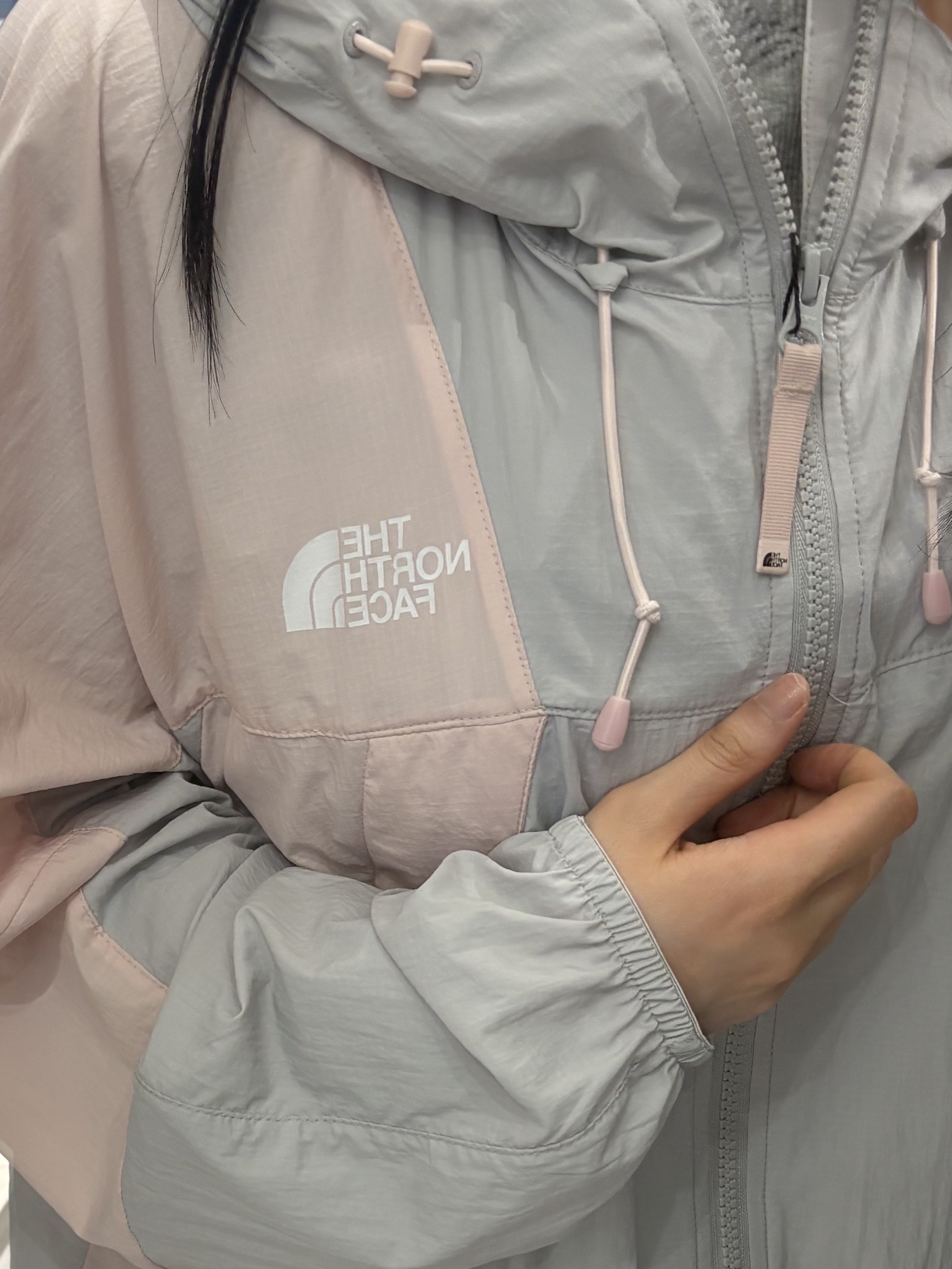 (W) The North Face 1994 Mountain Jacket Stone Gray- 26SS 착용 스타일