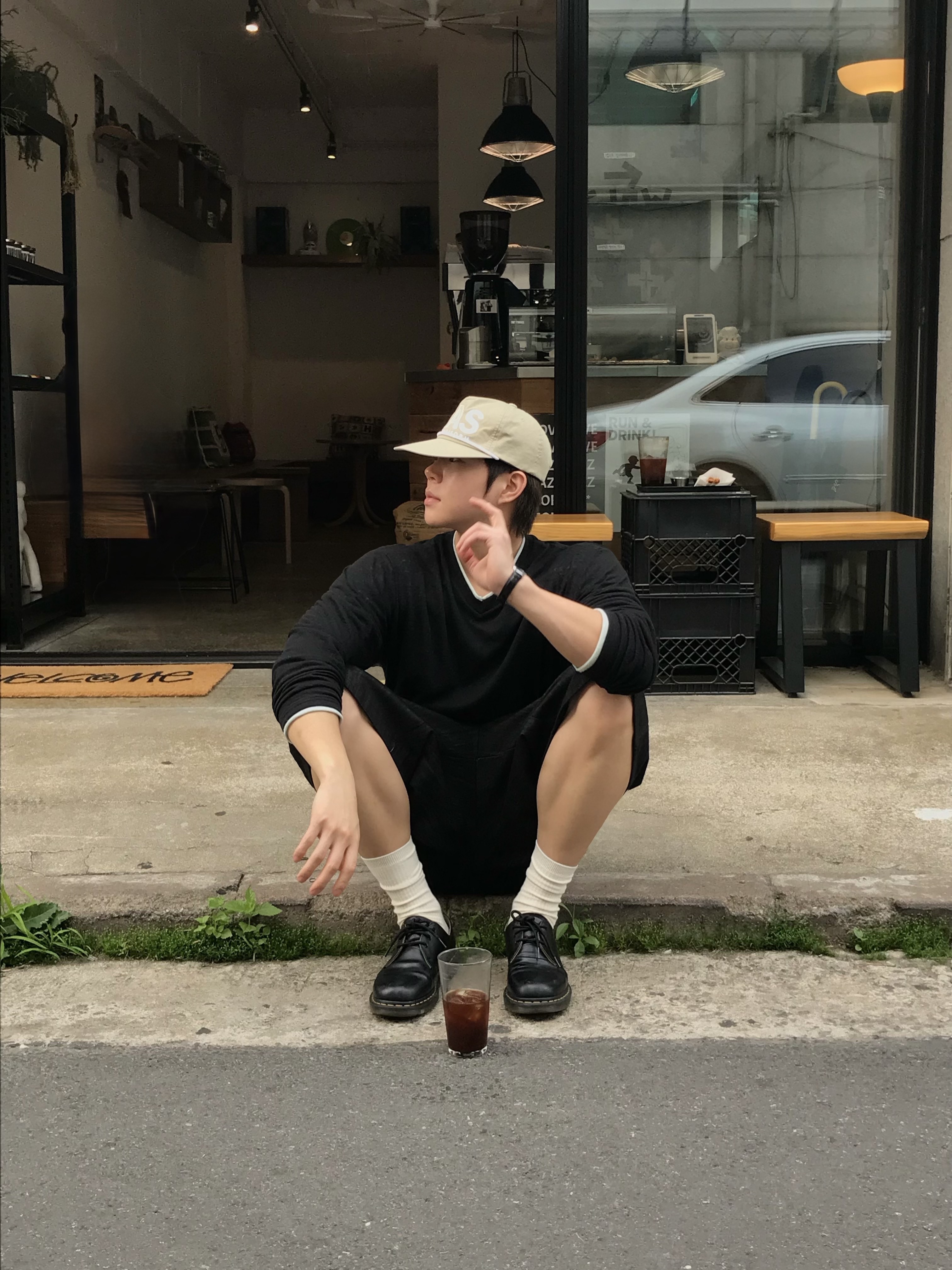 Rust And Stone Ras String Ball Cap Khaki, Dr. Martens 1461 Smooth Black 착용 스타일 - 3