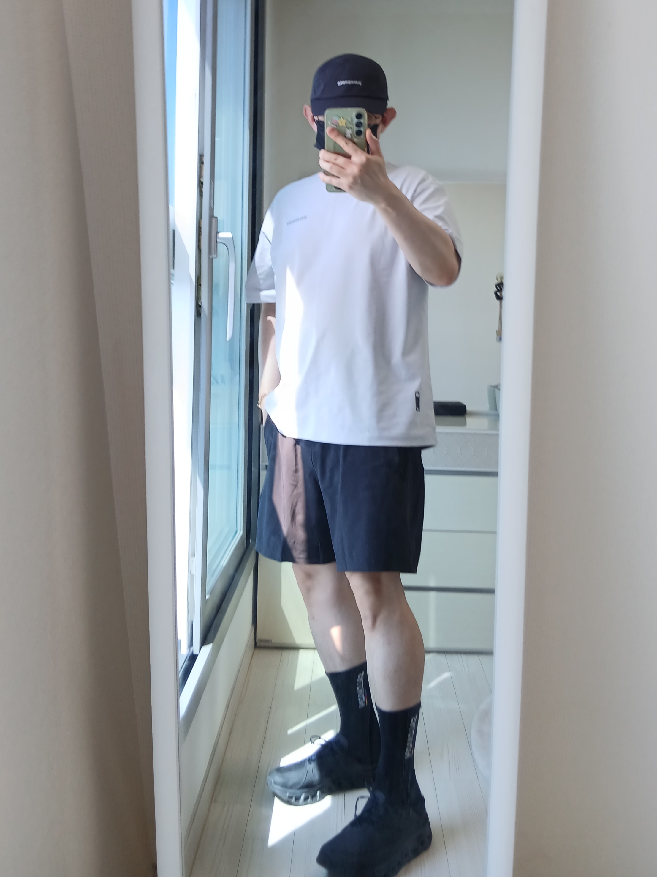 Lululemon Pace Breaker Linerless Shorts 7 Inch Black, On Running x Post Archive Faction (Paf) Cloudmonster 2 Black Magnet 착용 스타일 - 7