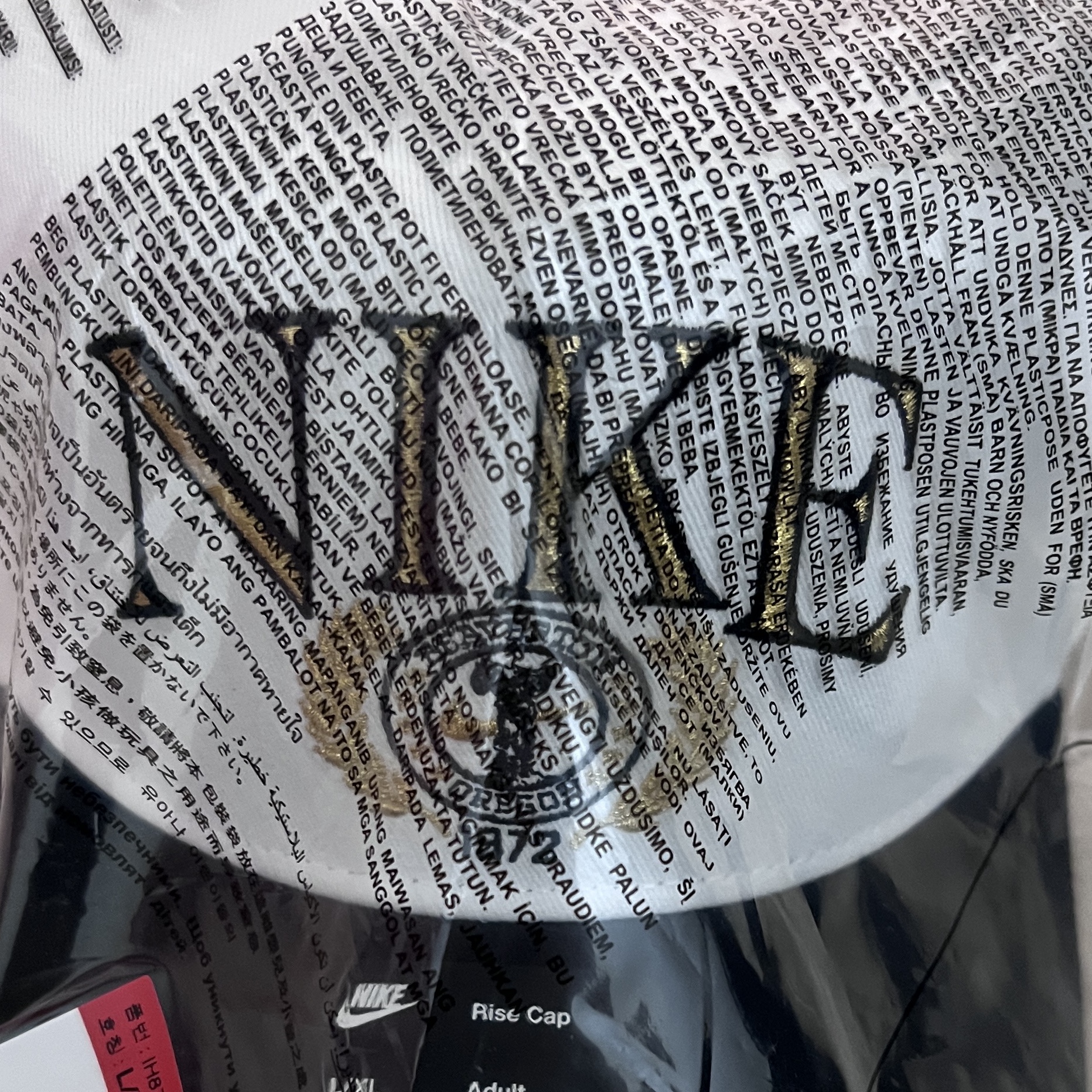 Nike Rise Structured A Frame Cap White Black 착용 스타일