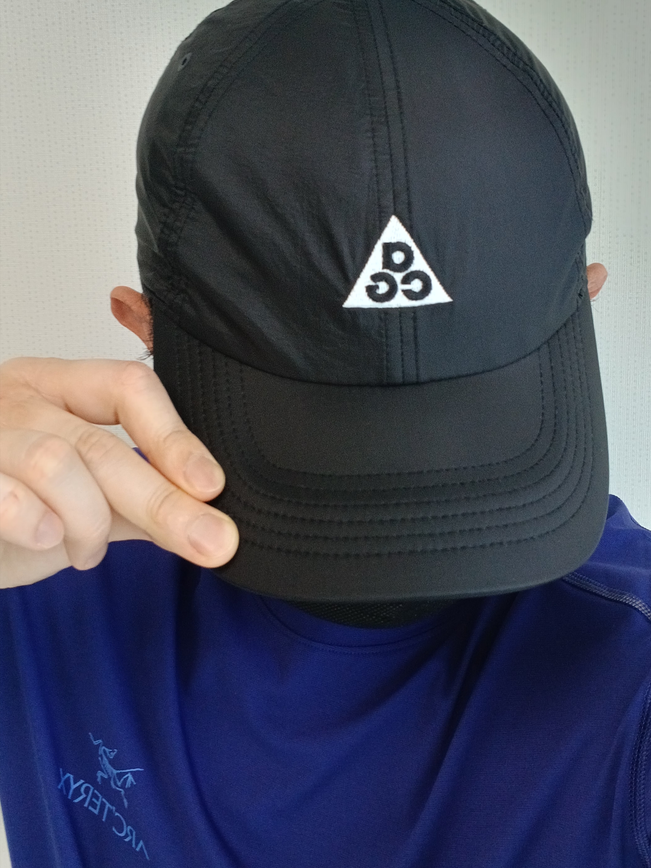 Nike ACG Trail Cap Black, Arc'teryx Motus Arcword Crew SS T-Shirt Soulsonic Heather 착용 스타일 - 6