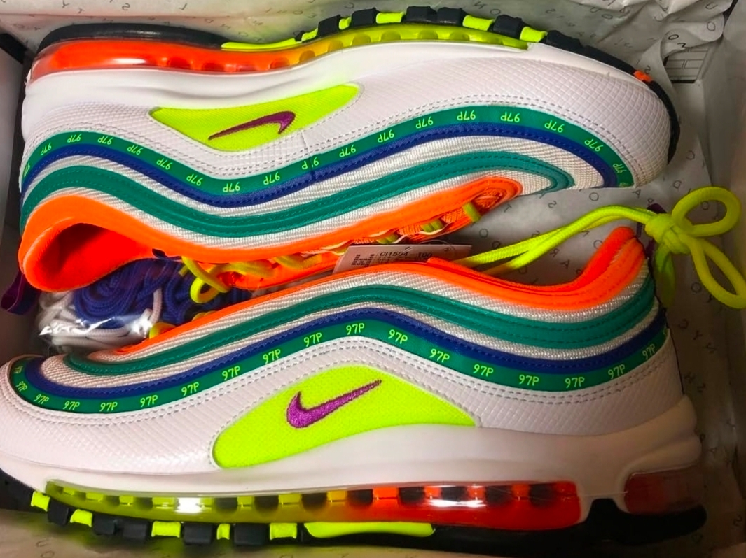 Nike Air Max 97 London Summer of Love 착용 스타일