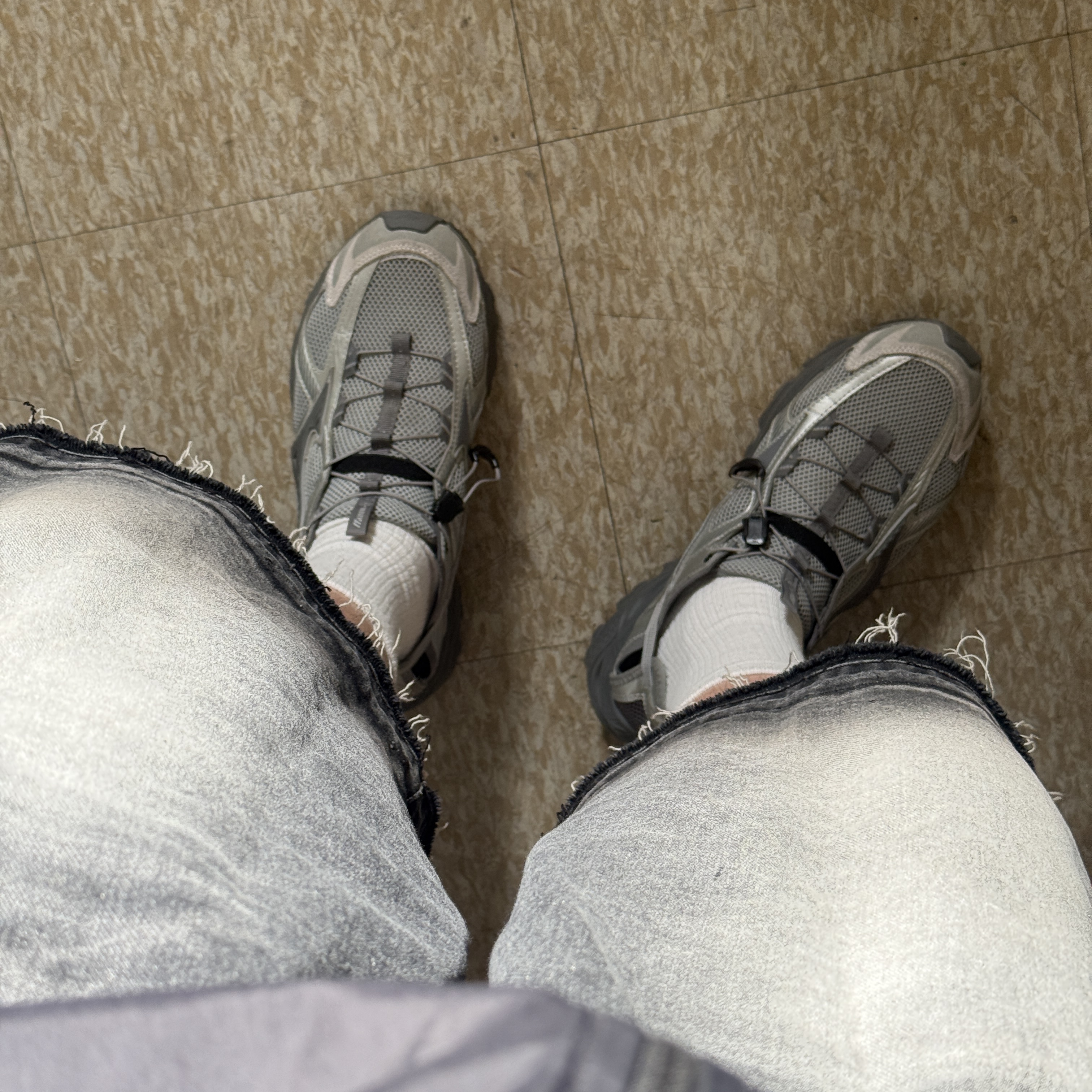 Mizuno Racer Trail SE Silver Grey 착용 스타일