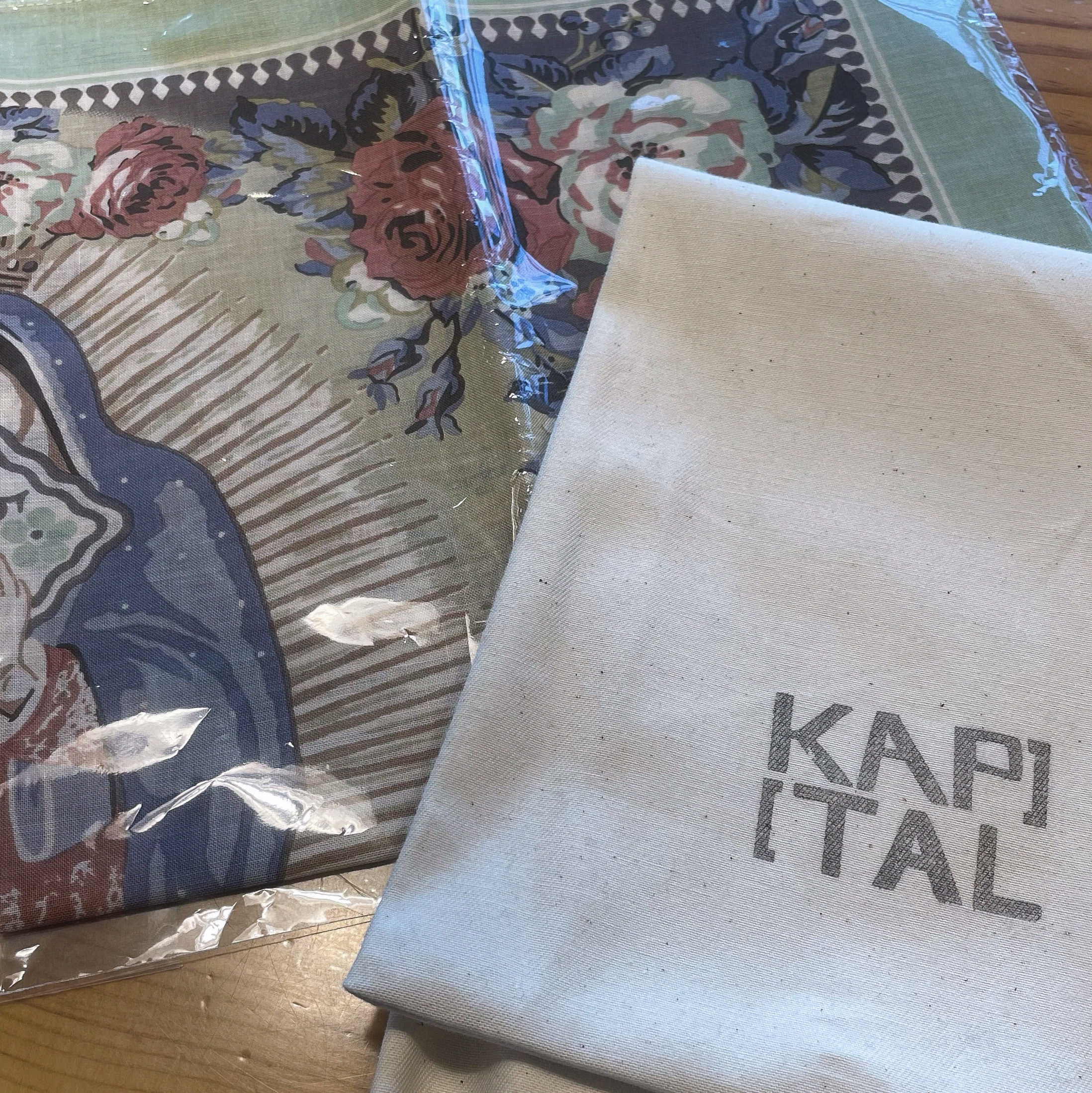 Kapital Colored Bandana Peckish Maria Mint 착용 스타일 - 1