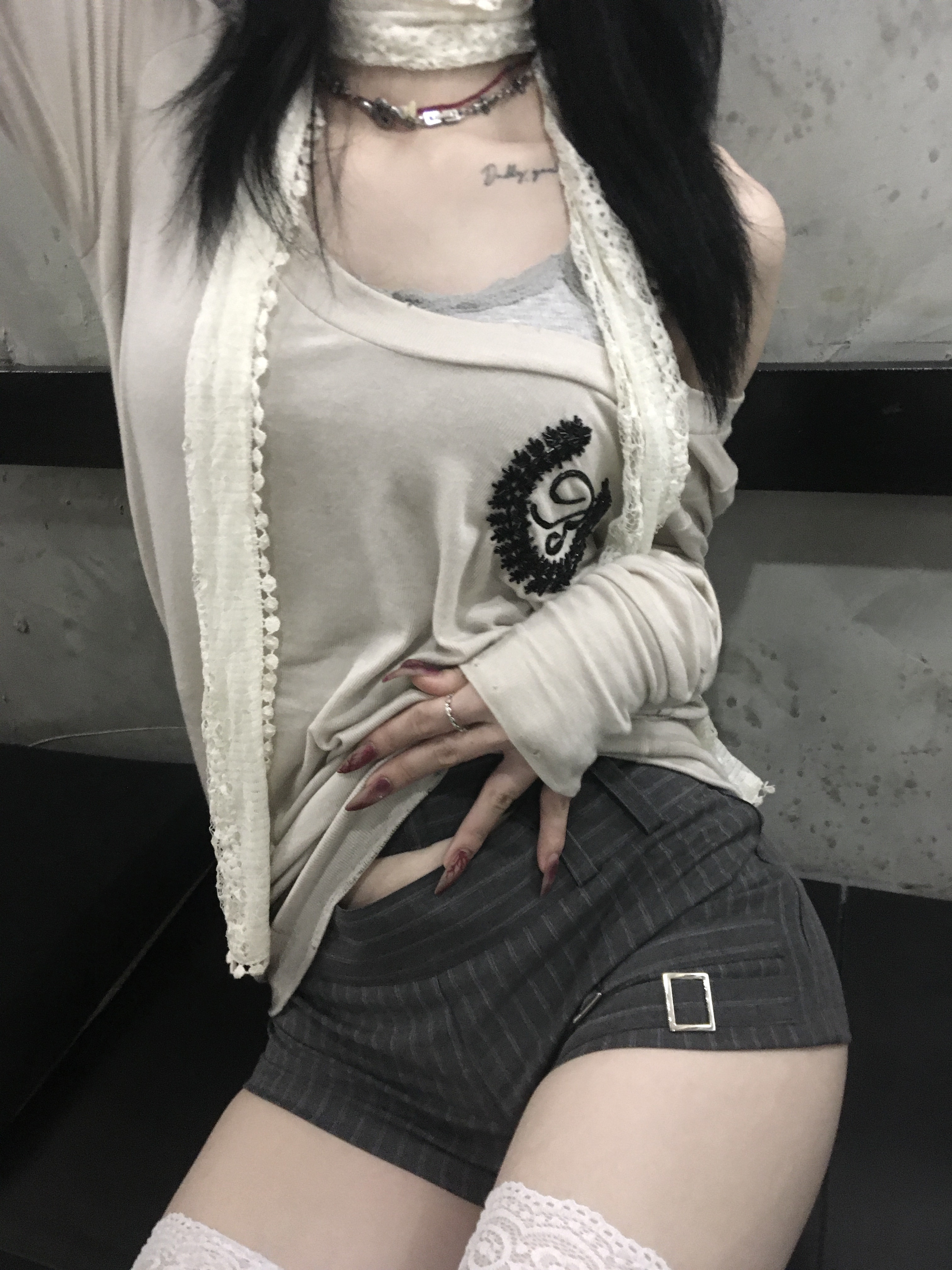 SØAR 2 Waistband Stripe Micro Short Pants Gray, SØAR Flatlock Sporty Corset Top Black 착용 스타일 - 1