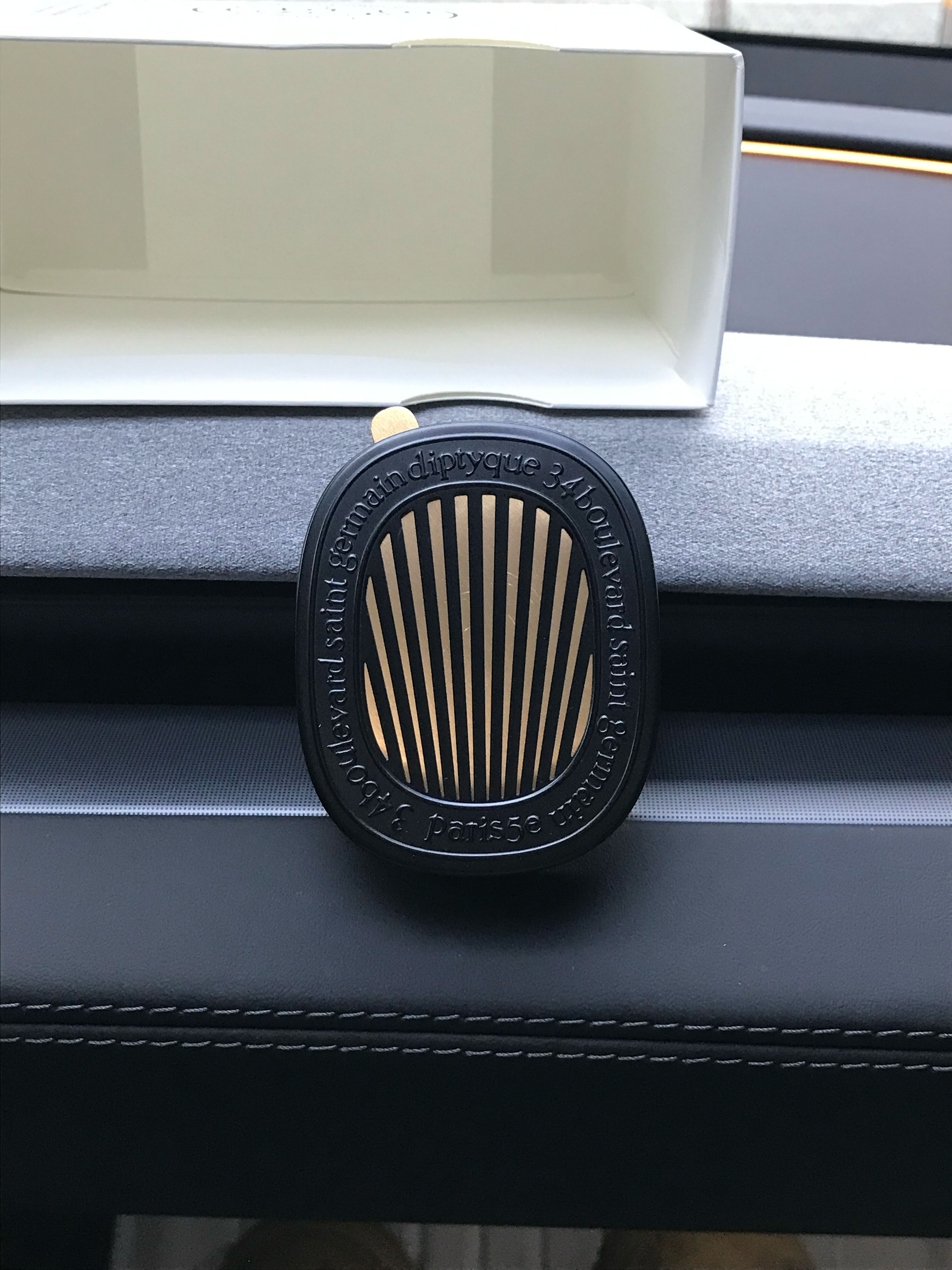Casio LTP-V007D-1B, Diptyque Car Diffuser Case & Refill Capsule Set Baies 착용 스타일 - 8