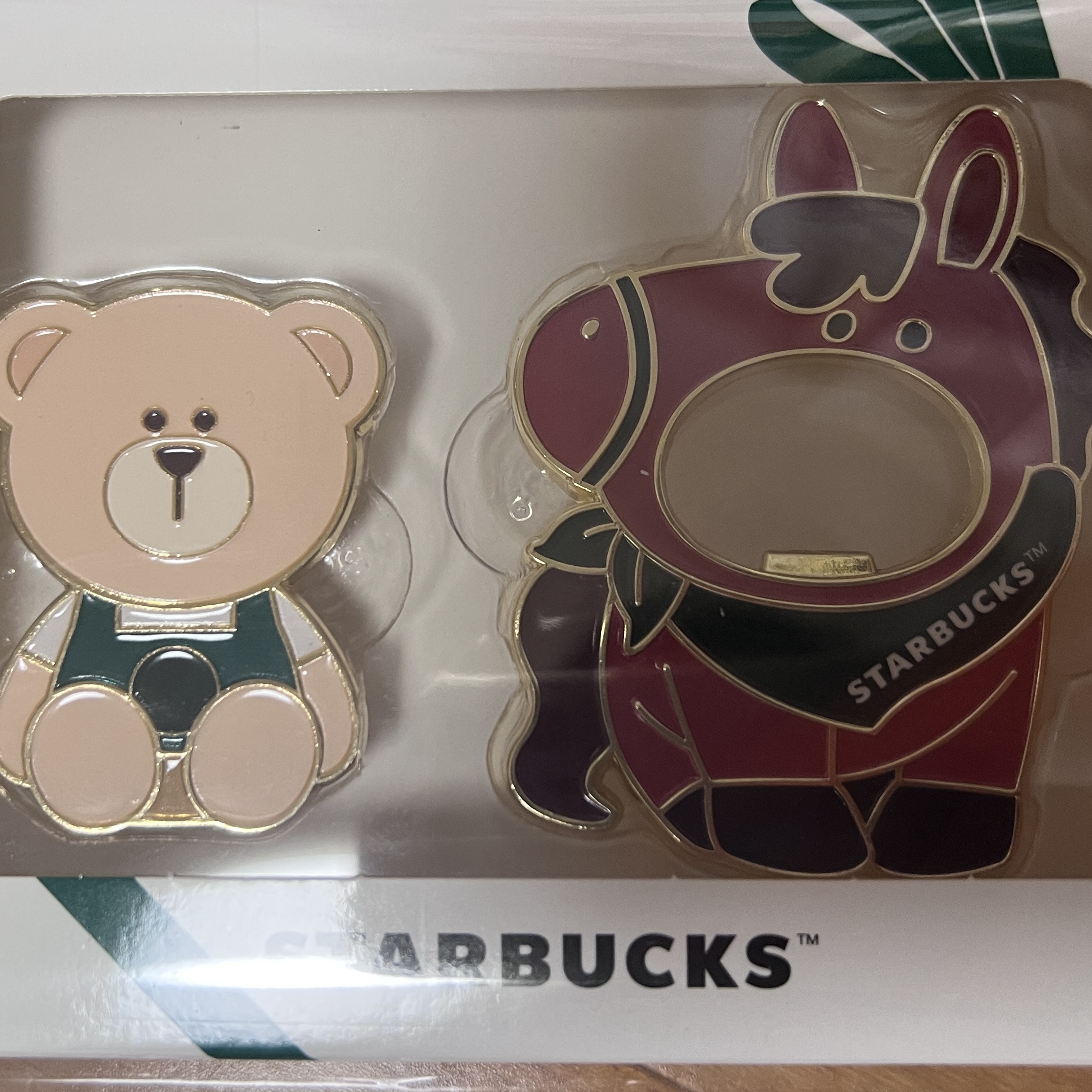 Starbucks Red Horse Opener Magnet 착용 스타일