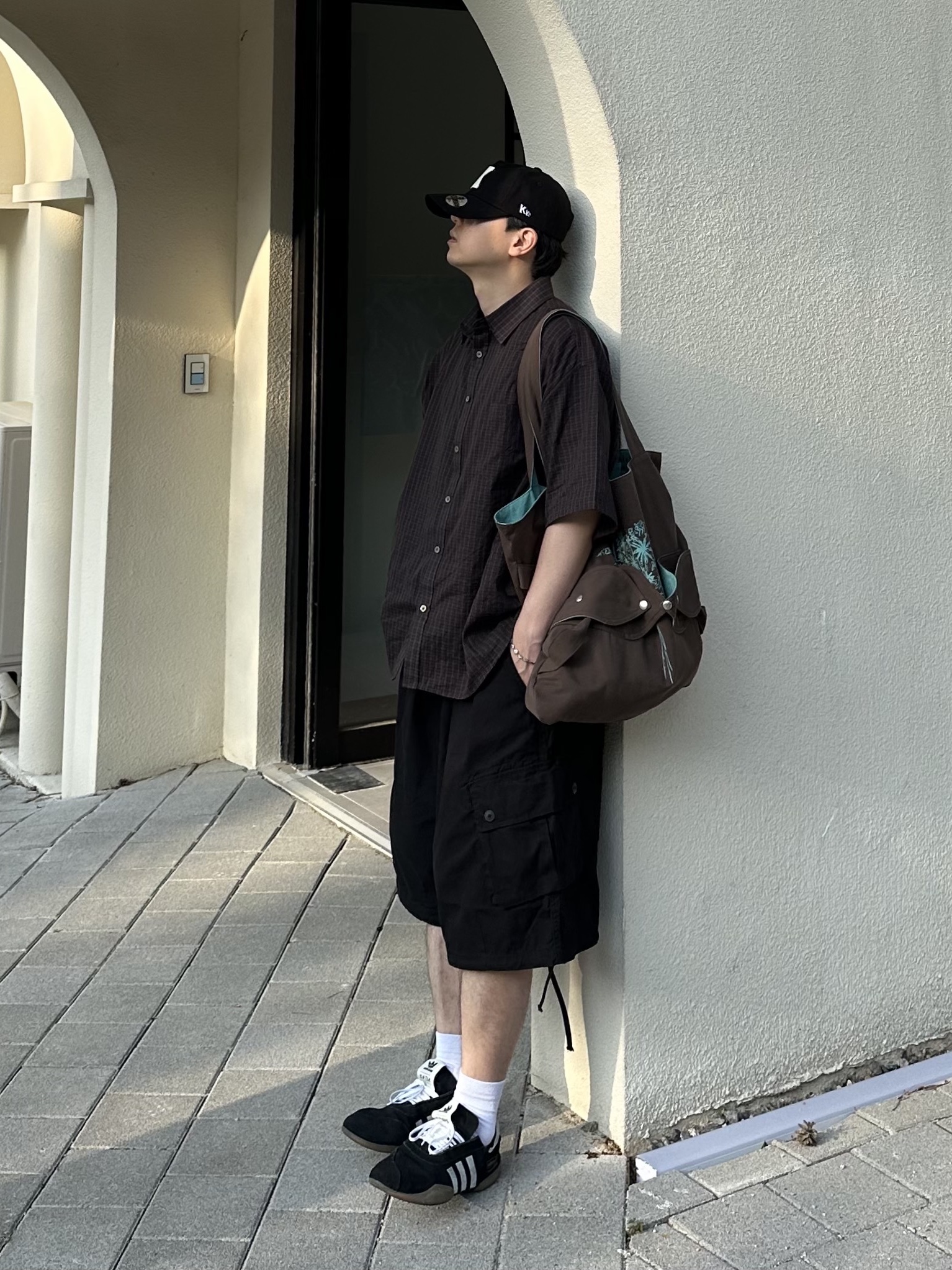 [KREAM 단독] Kamien x KOIN SEOUL K Logo Ball Cap Black, (W) Adidas x Song for the Mute Taekwondo Mei Core Black Cloud White 착용 스타일 - 1