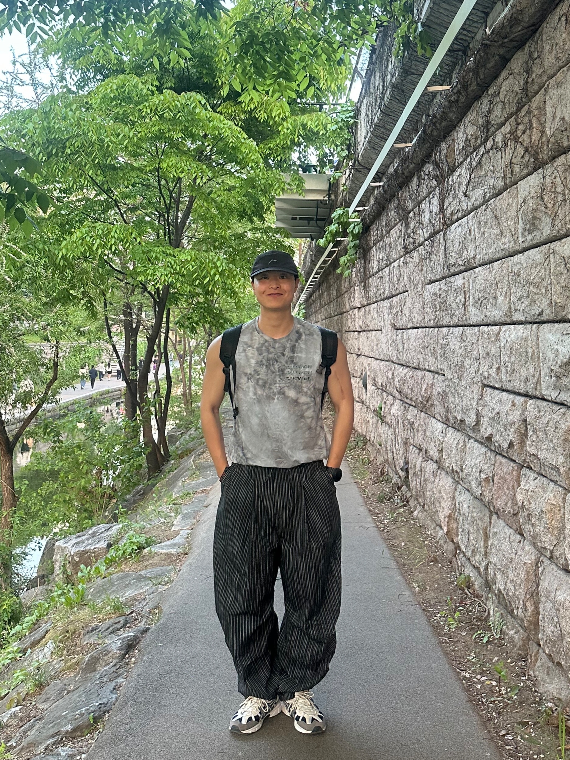 Cayl Flow 5 Panel Cap Black, Salomon Dynamic Dyeing Tank Melange Grey 착용 스타일 - 3