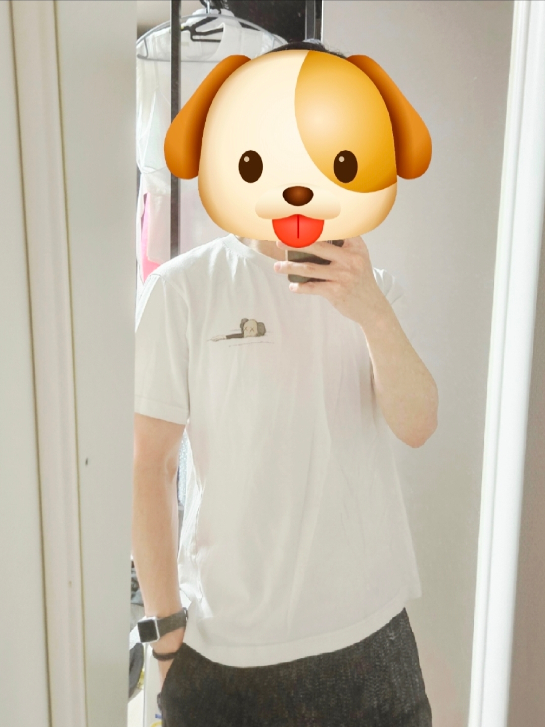 Uniqlo UT x Kaws Short Sleeve Graphic T-Shirt White 착용 스타일