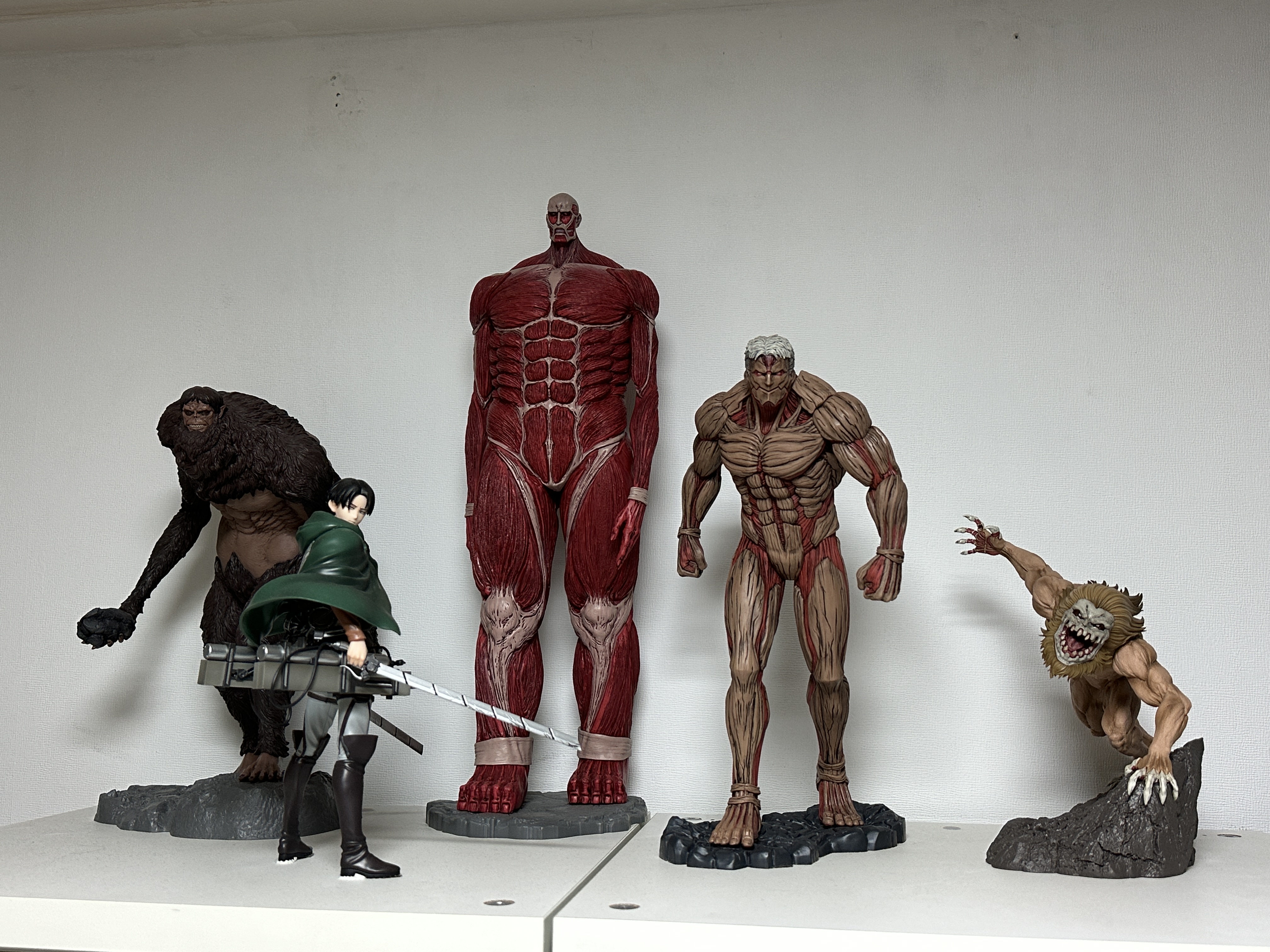 Bandai Ichiban Kuji Attack On Titan Each Determination A Prize Armored Titan MEGAIMPACT, Bandai Ichiban Kuji Attack On Titan Each Determination B Prize Jaw Titan MEGAIMPACT 착용 스타일